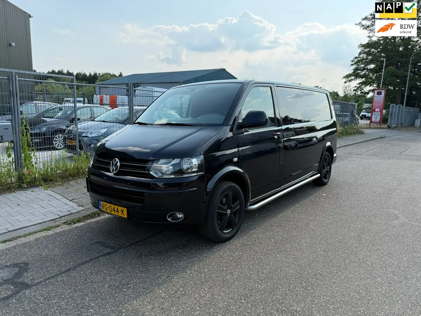 Volkswagen Transporter 2.0 TDI GP 180PK BM L2H1 DSG NIEUWE MOTOR! Zwart - 1