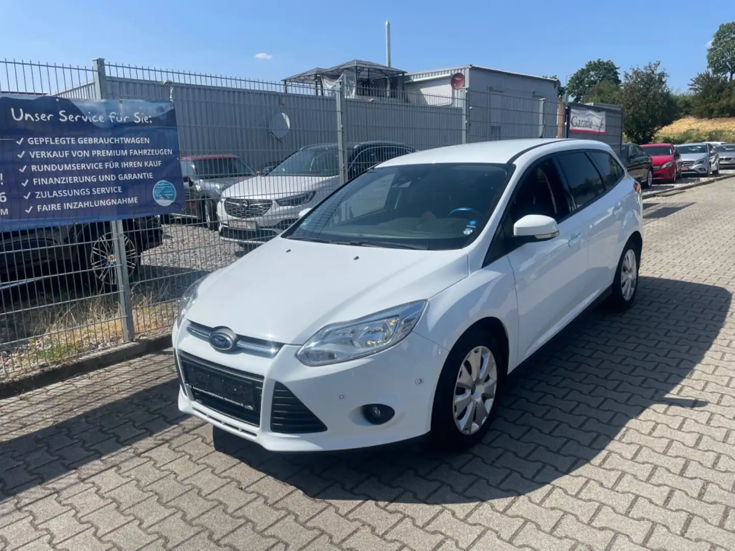 Ford Focus Turnier Trend Ecoboost |2.HAND|PDC|PARK| Wit - 1
