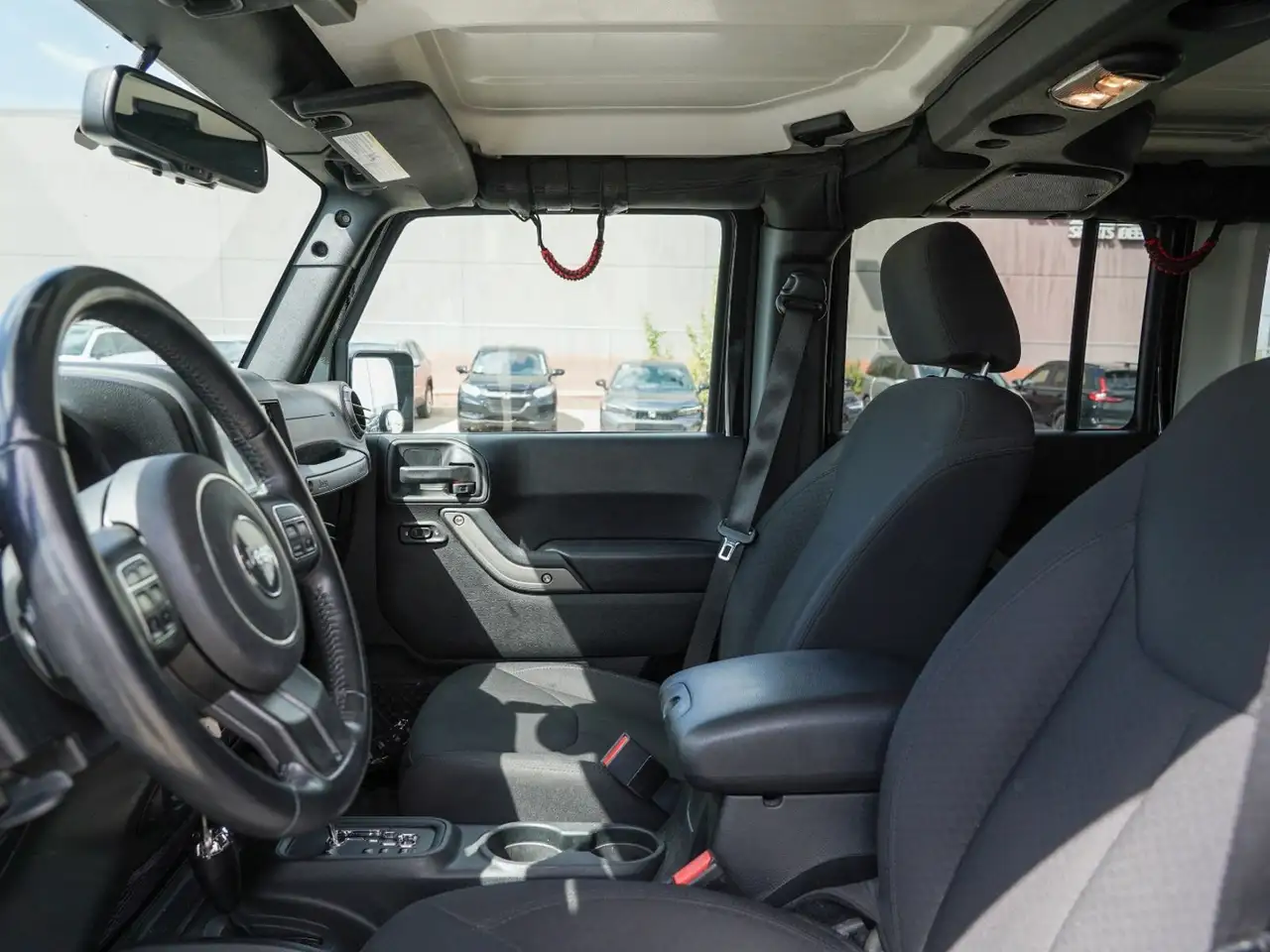 Jeep Wrangler снимка Jeep Wrangler