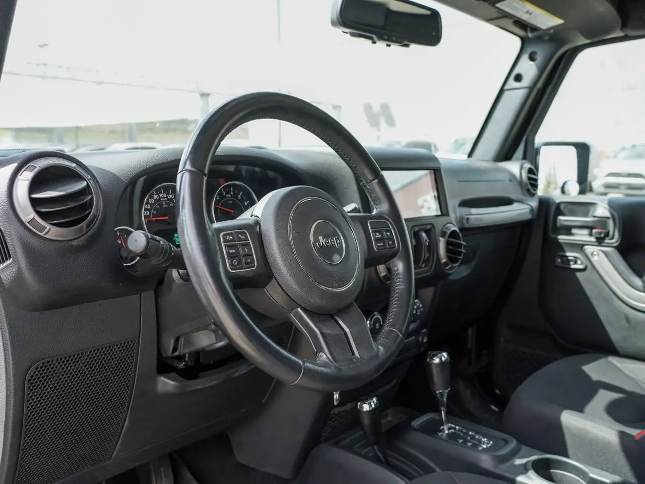 Jeep Wrangler снимка Jeep Wrangler