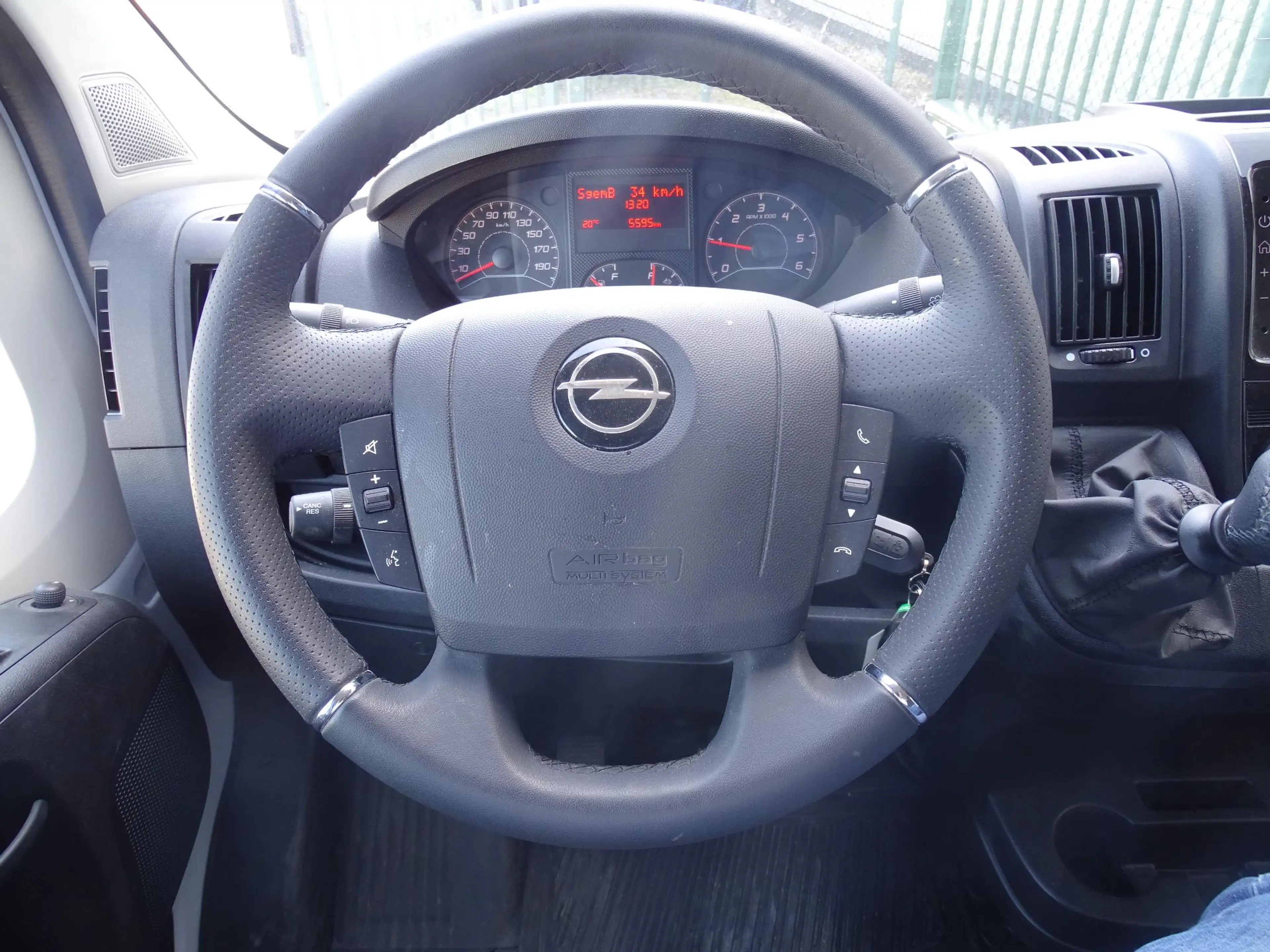 Opel Movano 3500 2.2 L Turbo D 103kW L3H2 Light — photo 4