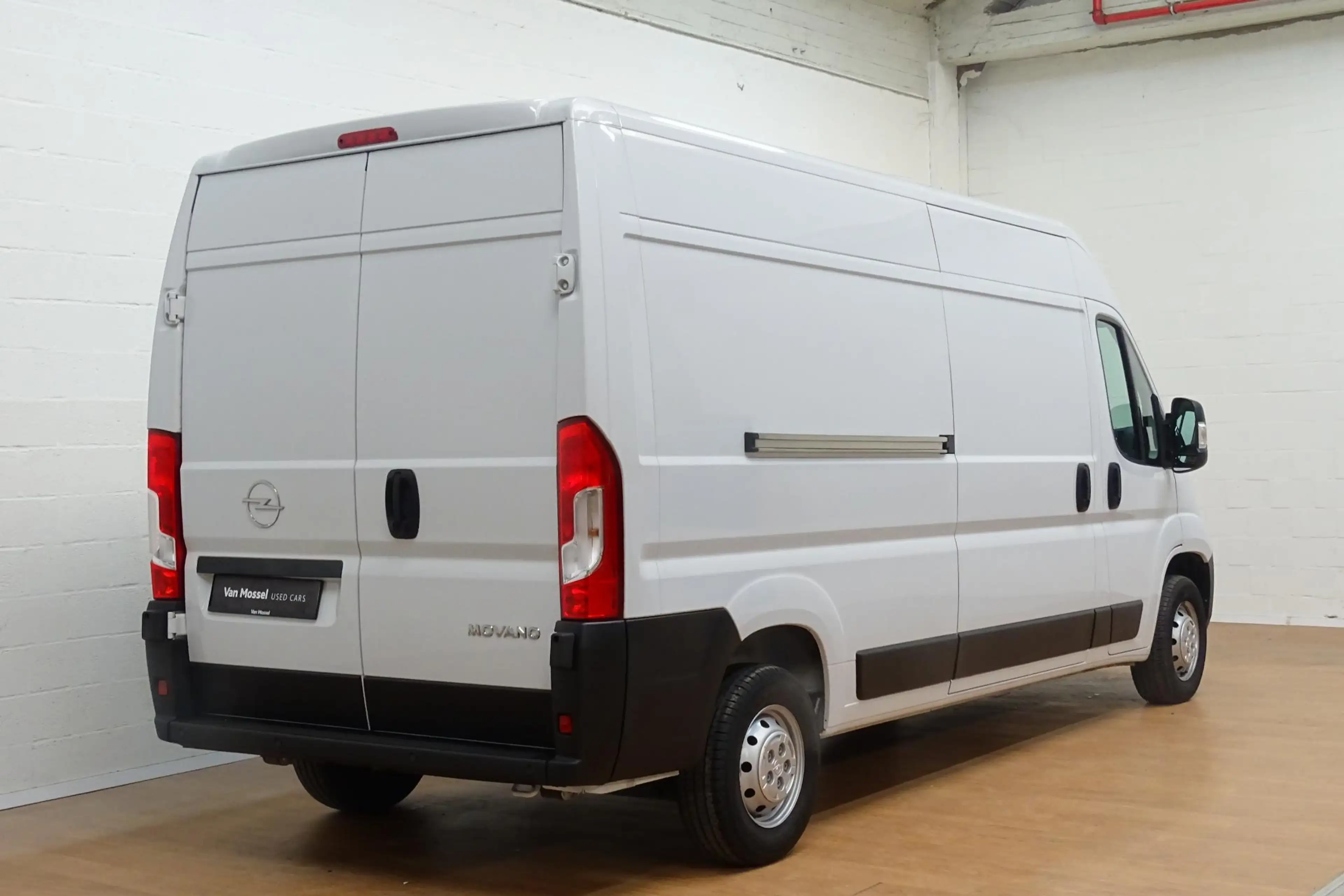 Opel Movano 3500 2.2 L Turbo D 103kW L3H2 Light — photo 2