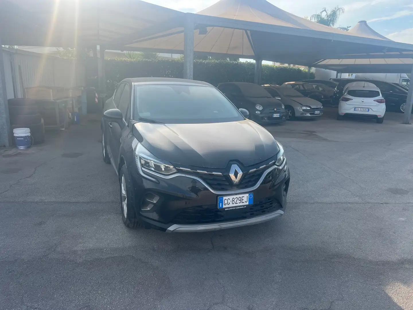 Renault Captur plug-in HYBRID E-TECH 160 CV INTIALE PARIS Nero - 2