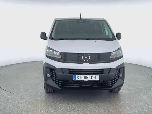 Opel Vivaro view 2