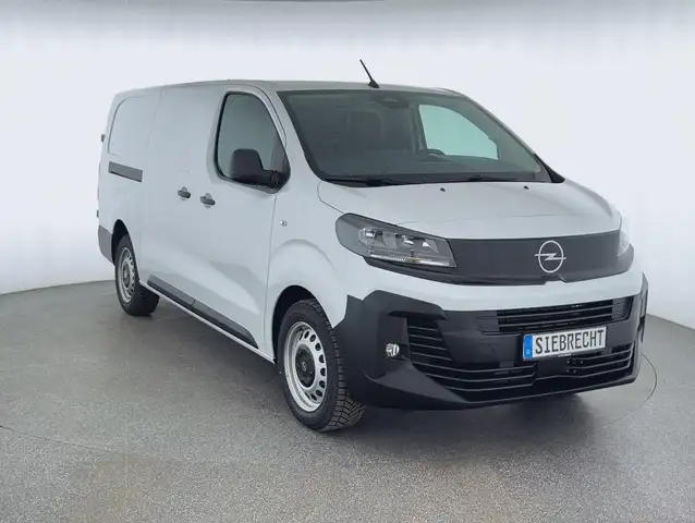 Opel Vivaro view 3