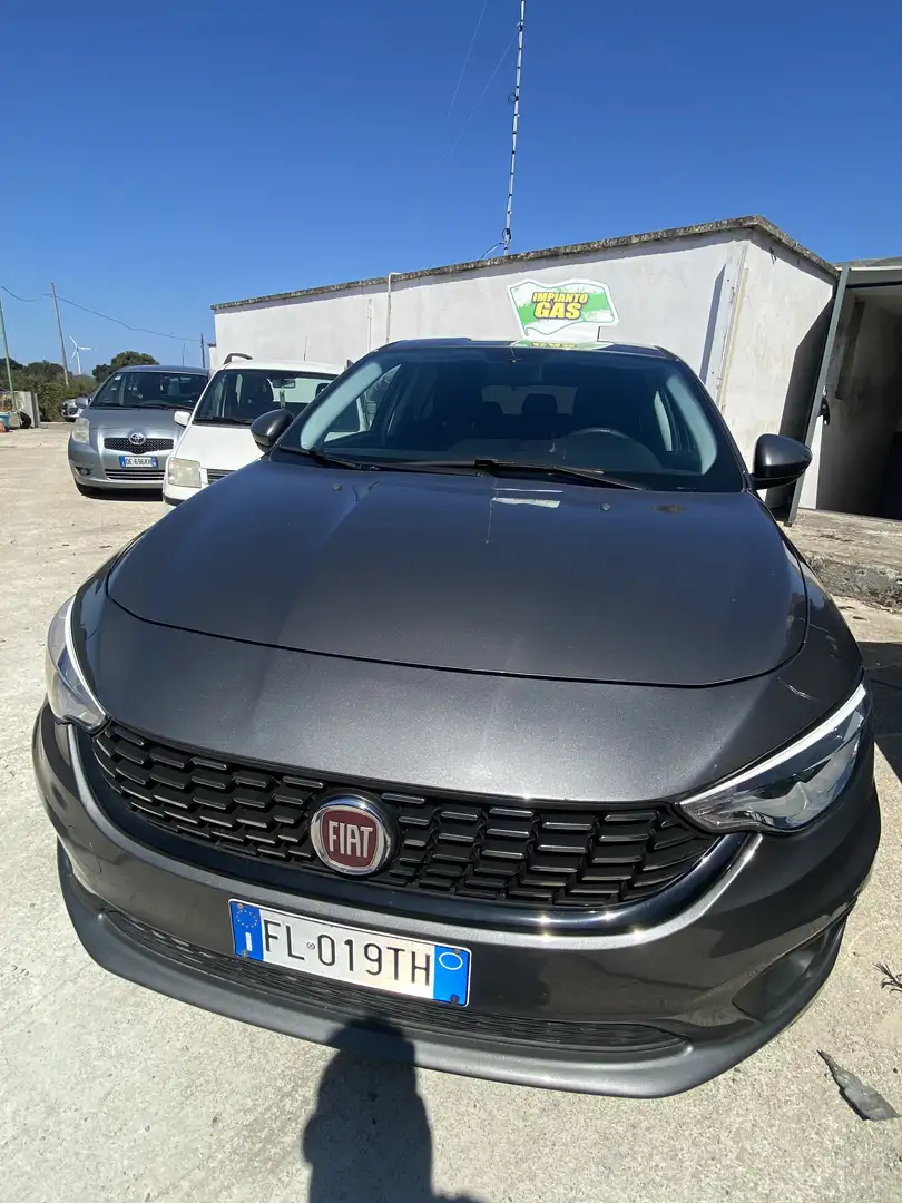 Fiat Tipo Tipo 5 porte II 2016 5p 1.4 tjt Lounge Gpl 120cv Gris - 1