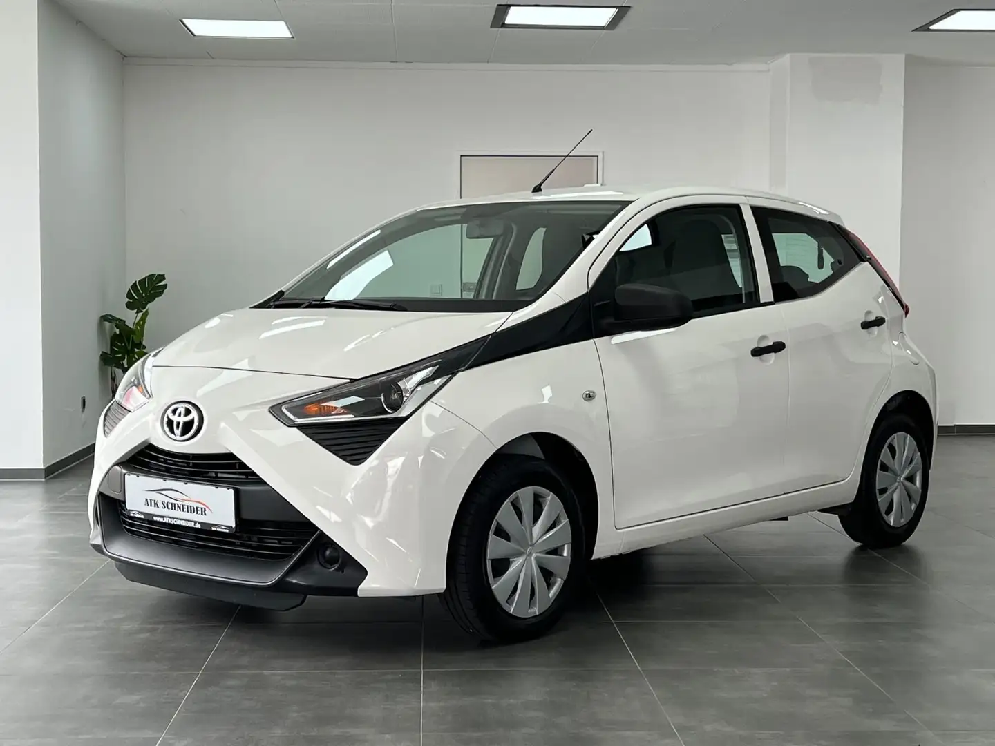 Toyota Aygo AYGO x/PDC/SHZ/DAB/KLIMA/ISOFIX/4SEASON/MFL Weiß - 2
