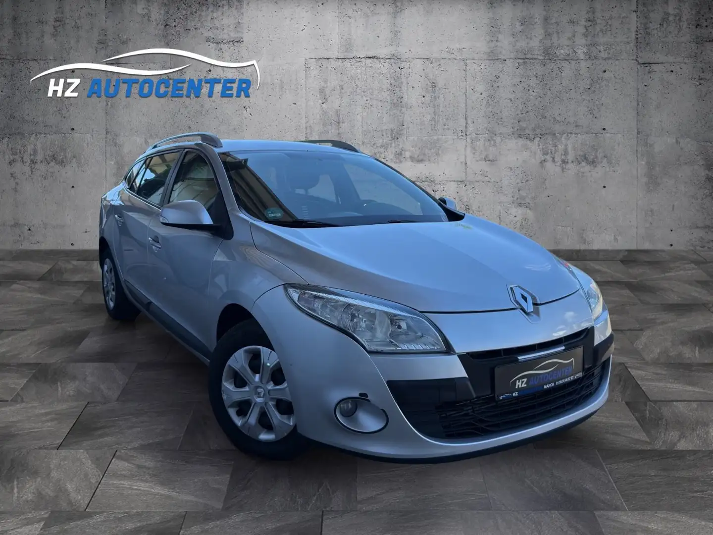 Renault Megane III Grandtour Expression 1.5 dCi*EURO 5* Silber - 1