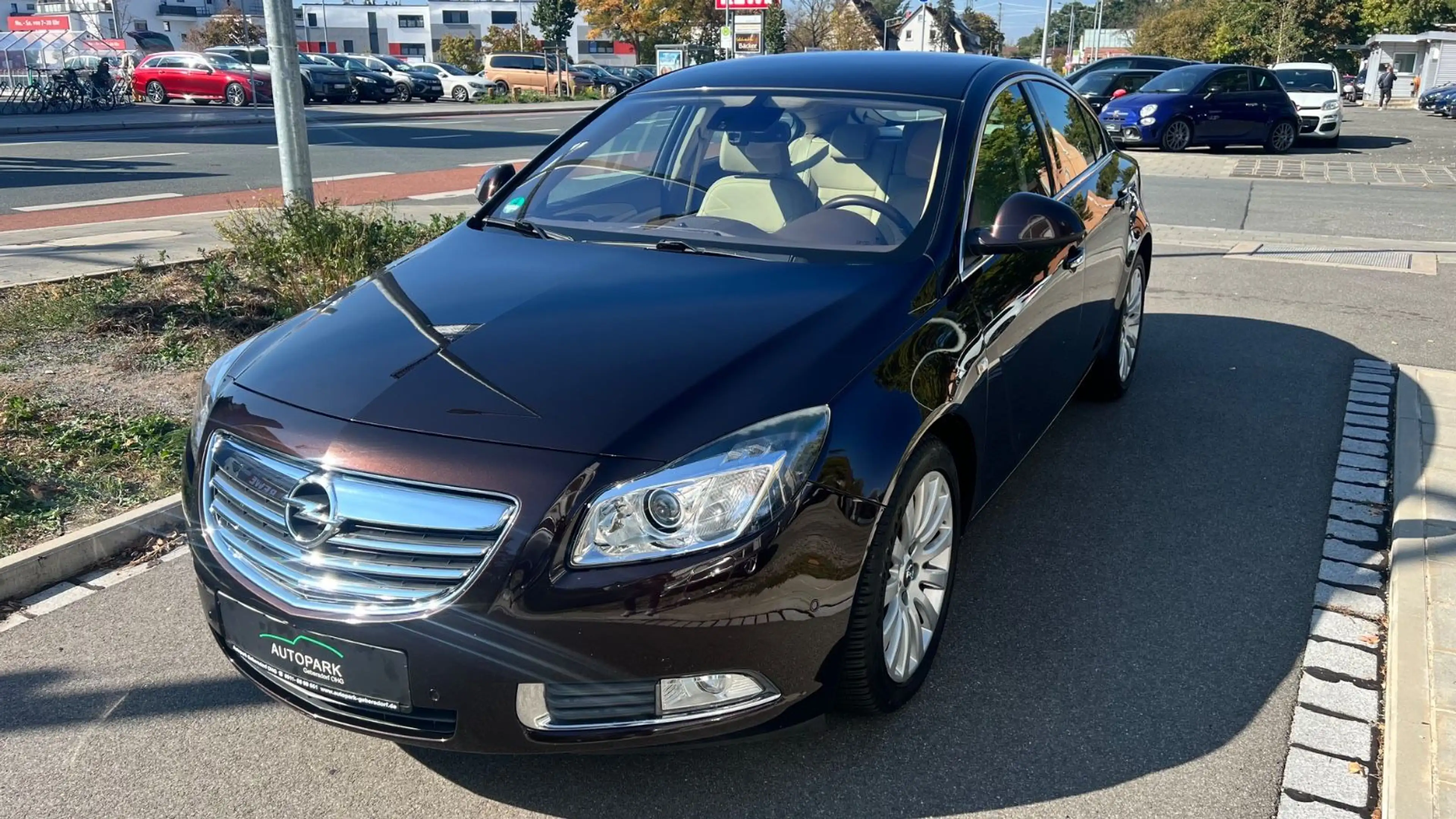 Opel Insignia Innovat/Xenon/Navi/PDC/SHZ/Leder/1.HAND