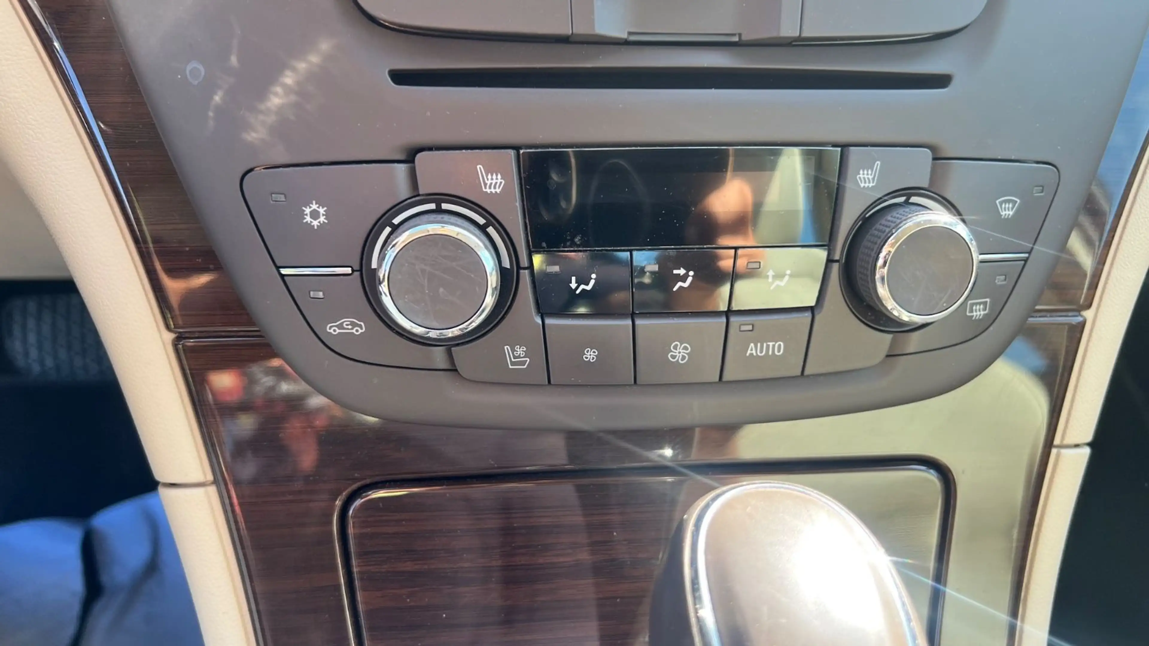 Opel Insignia Innovat/Xenon/Navi/PDC/SHZ/Leder/1.HAND — photo 11