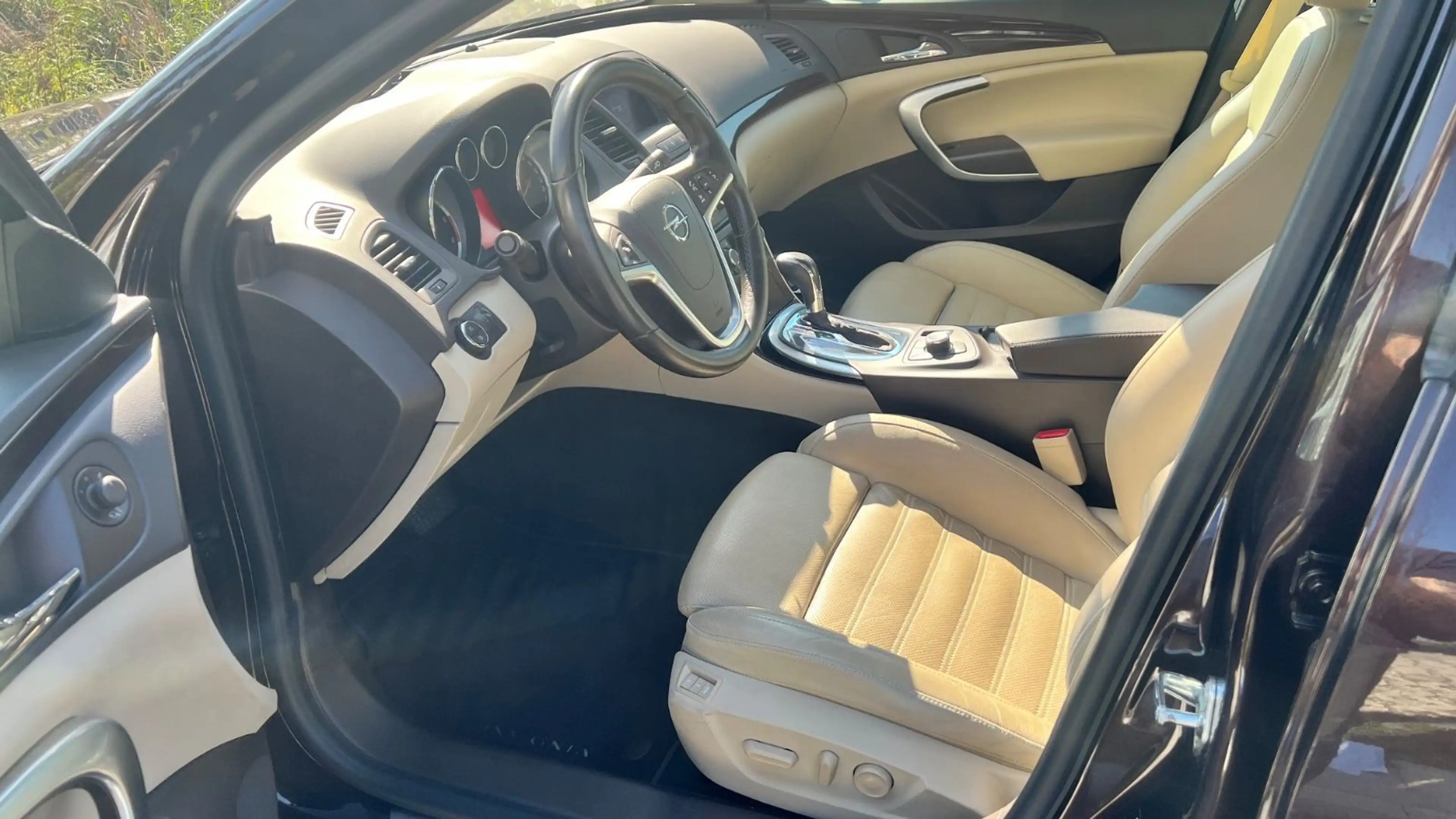 Opel Insignia Innovat/Xenon/Navi/PDC/SHZ/Leder/1.HAND — photo 6