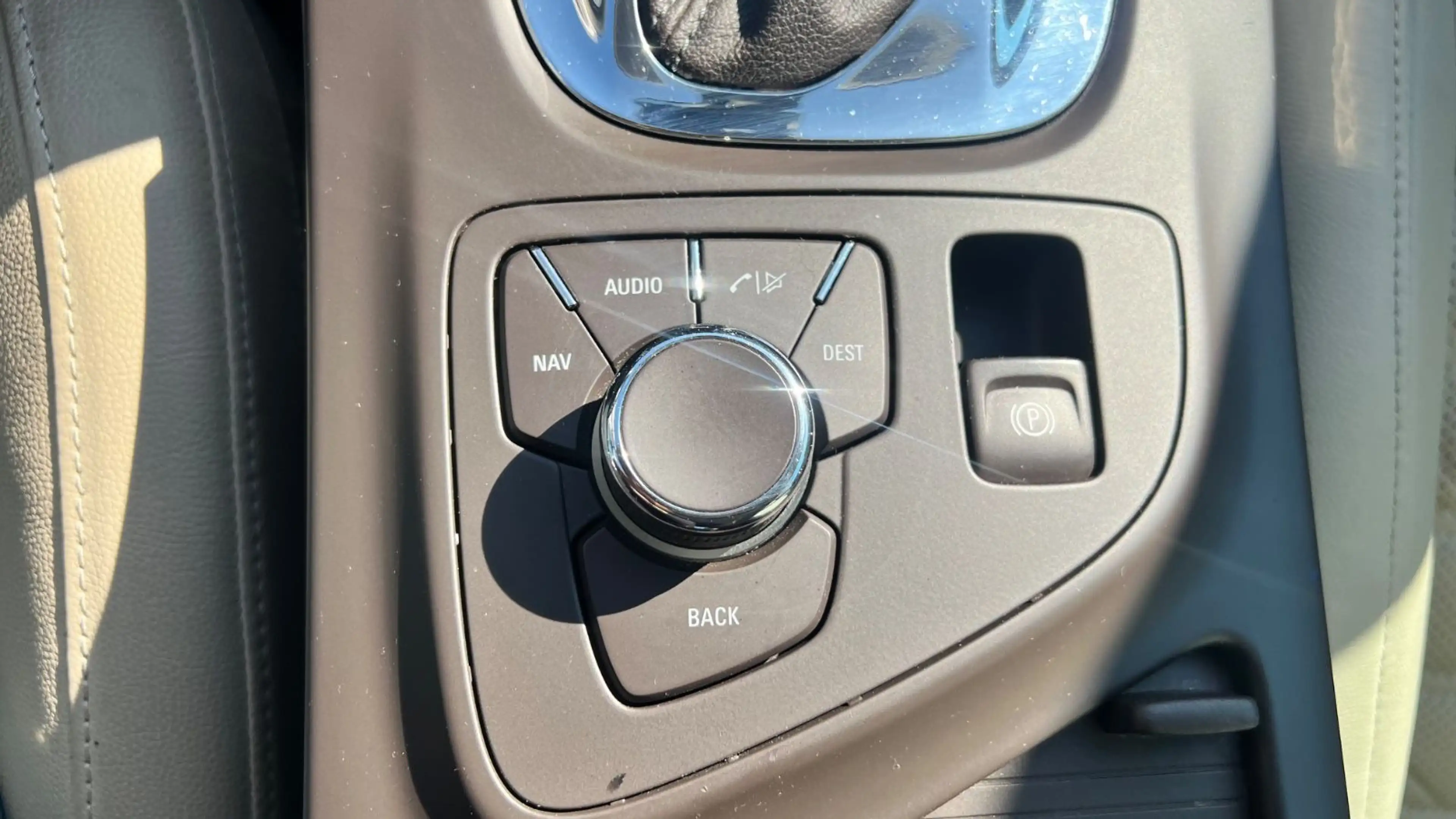 Opel Insignia Innovat/Xenon/Navi/PDC/SHZ/Leder/1.HAND — photo 12