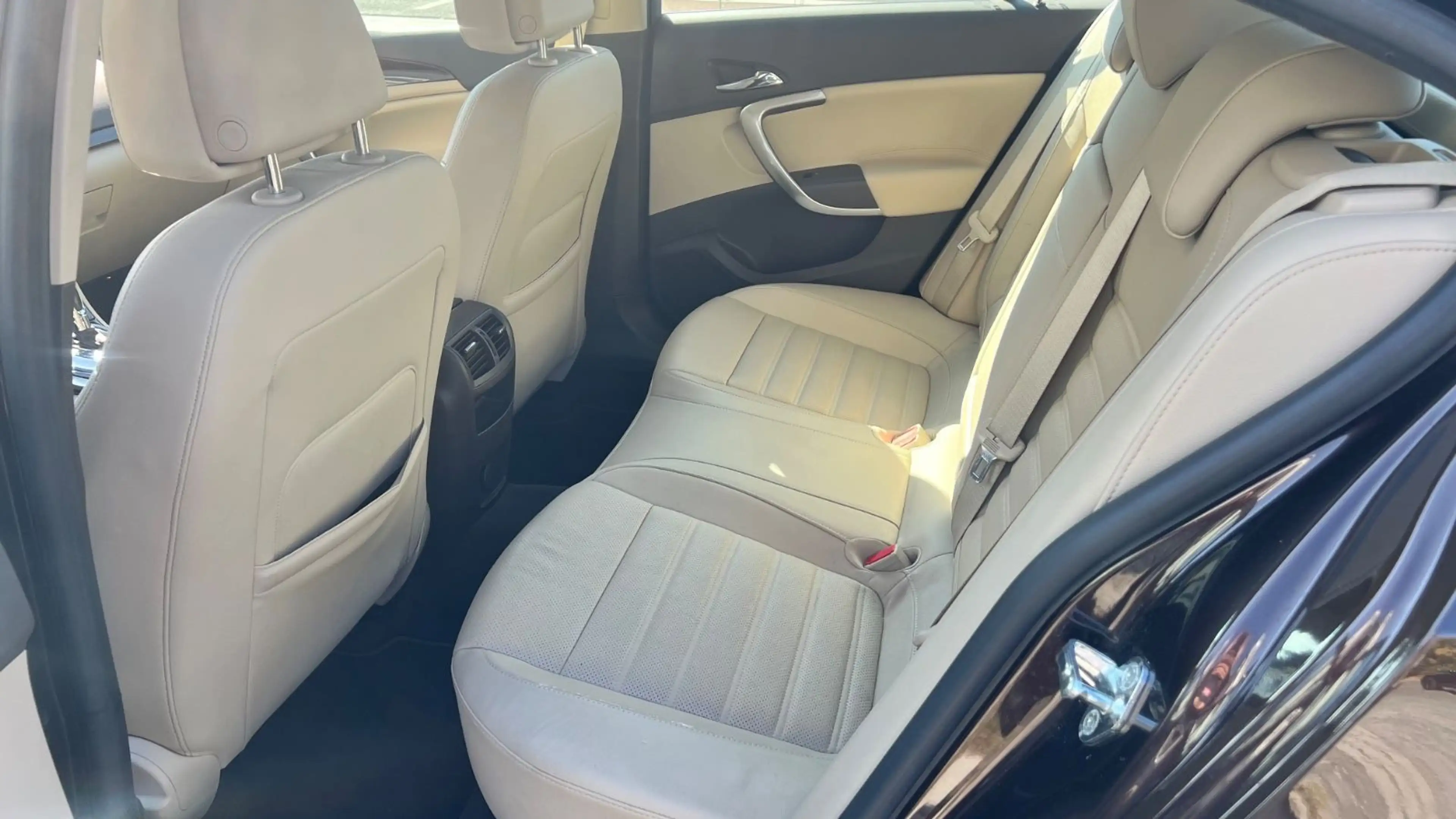 Opel Insignia Innovat/Xenon/Navi/PDC/SHZ/Leder/1.HAND — photo 8
