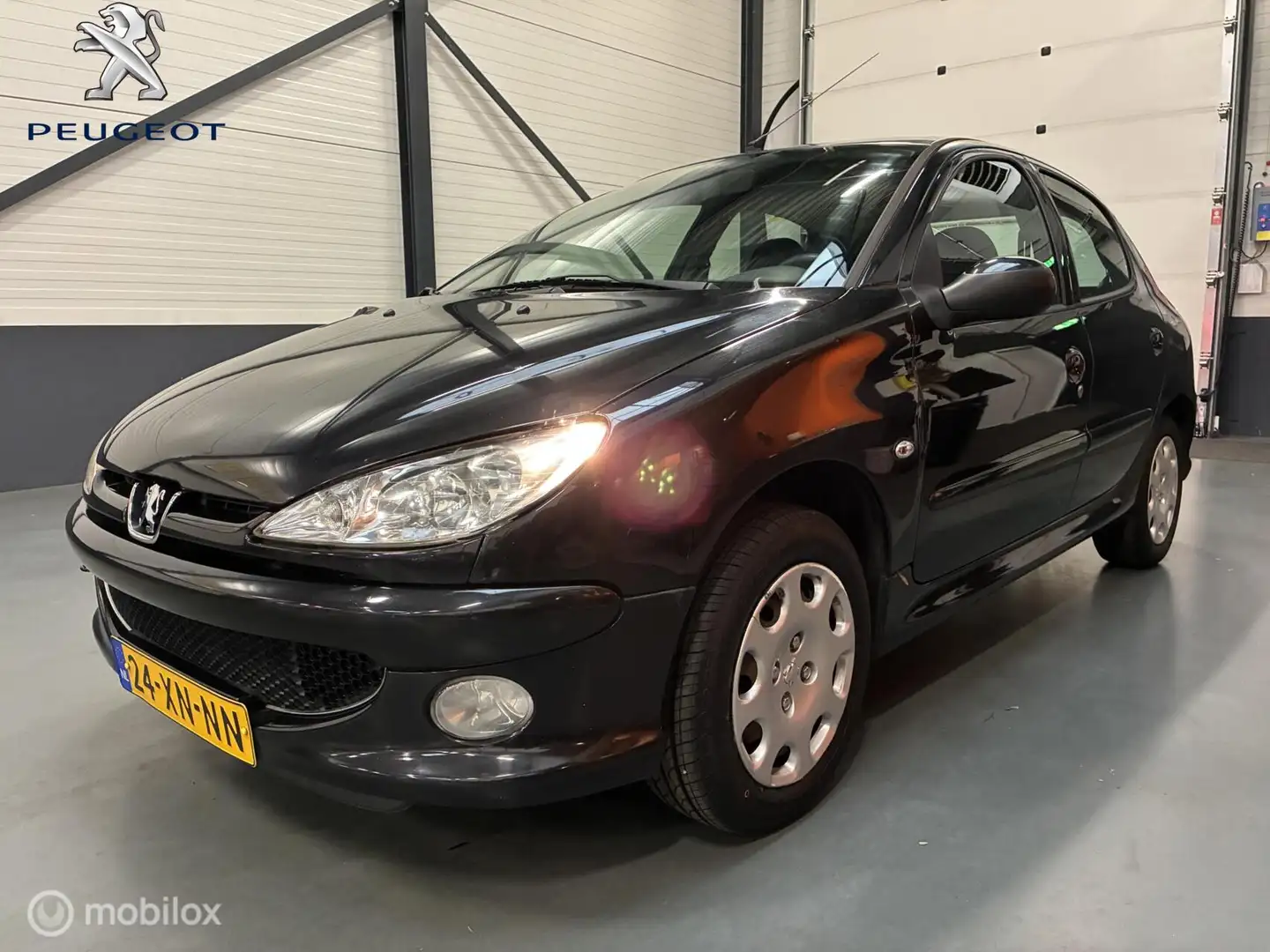 Peugeot 206 1.4 Forever 5-deurs|Airco|Nieuwe-APK|Trekh Zwart - 1