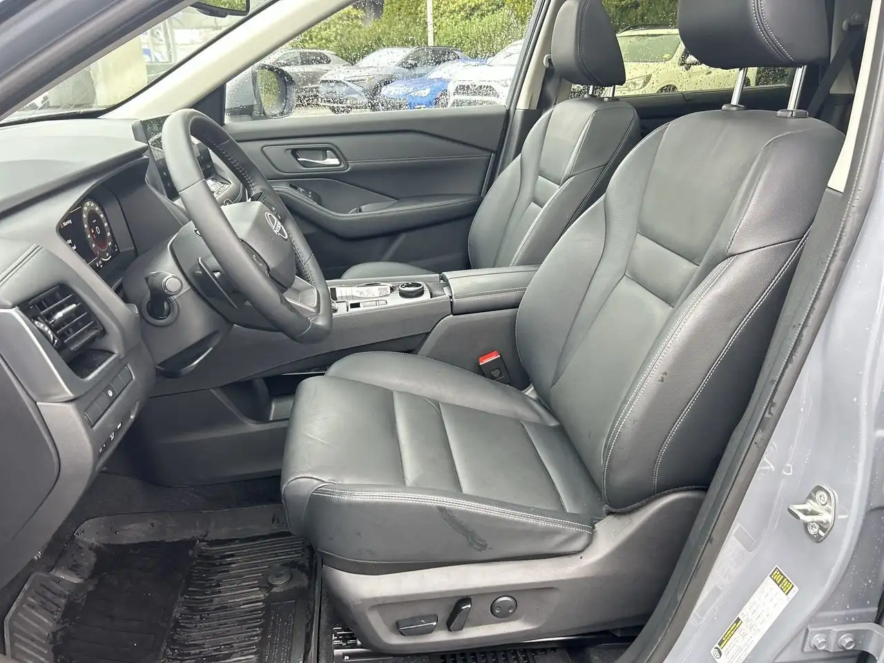 Nissan Rogue снимка Nissan Rogue