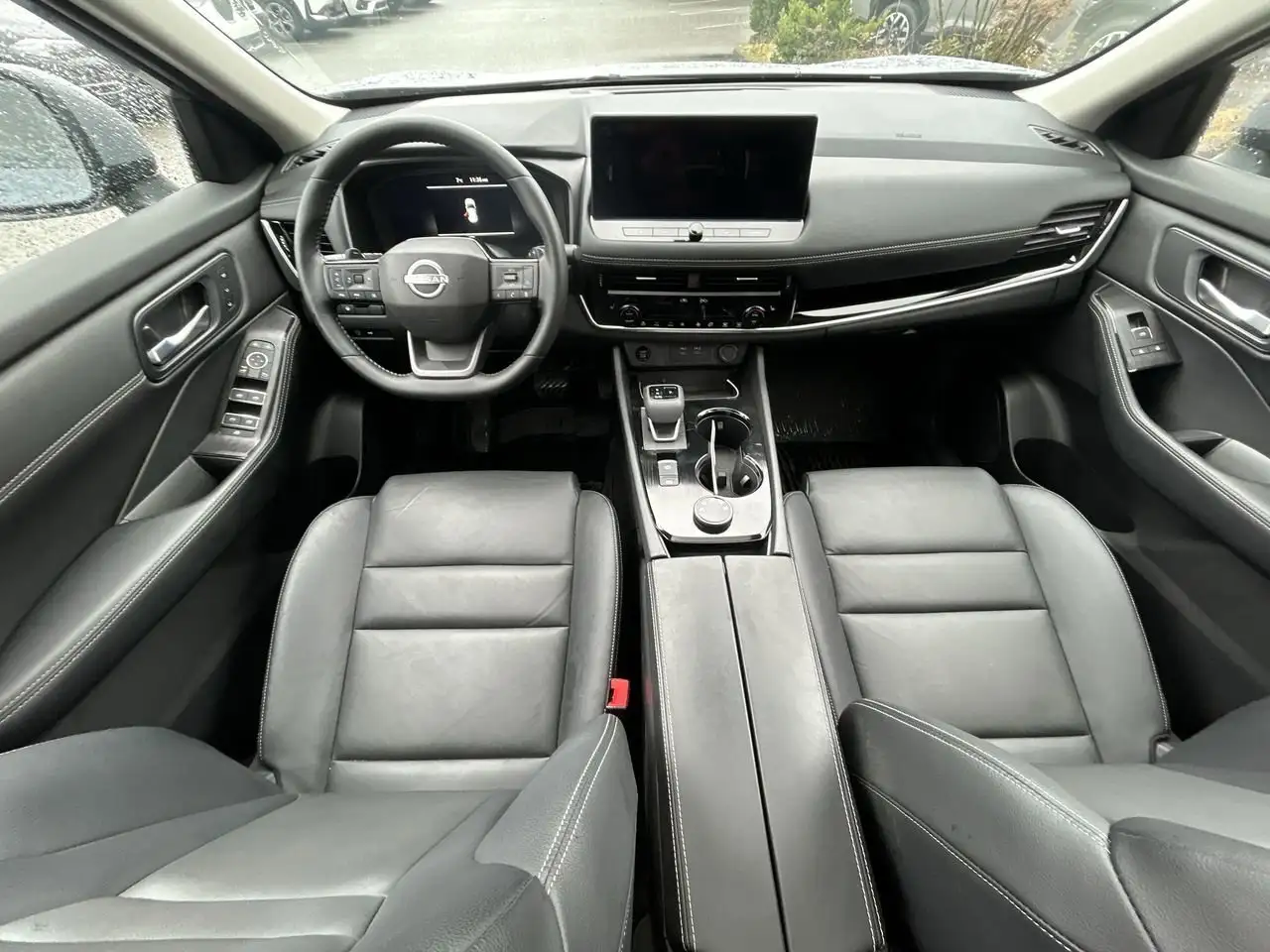 Nissan Rogue снимка Nissan Rogue