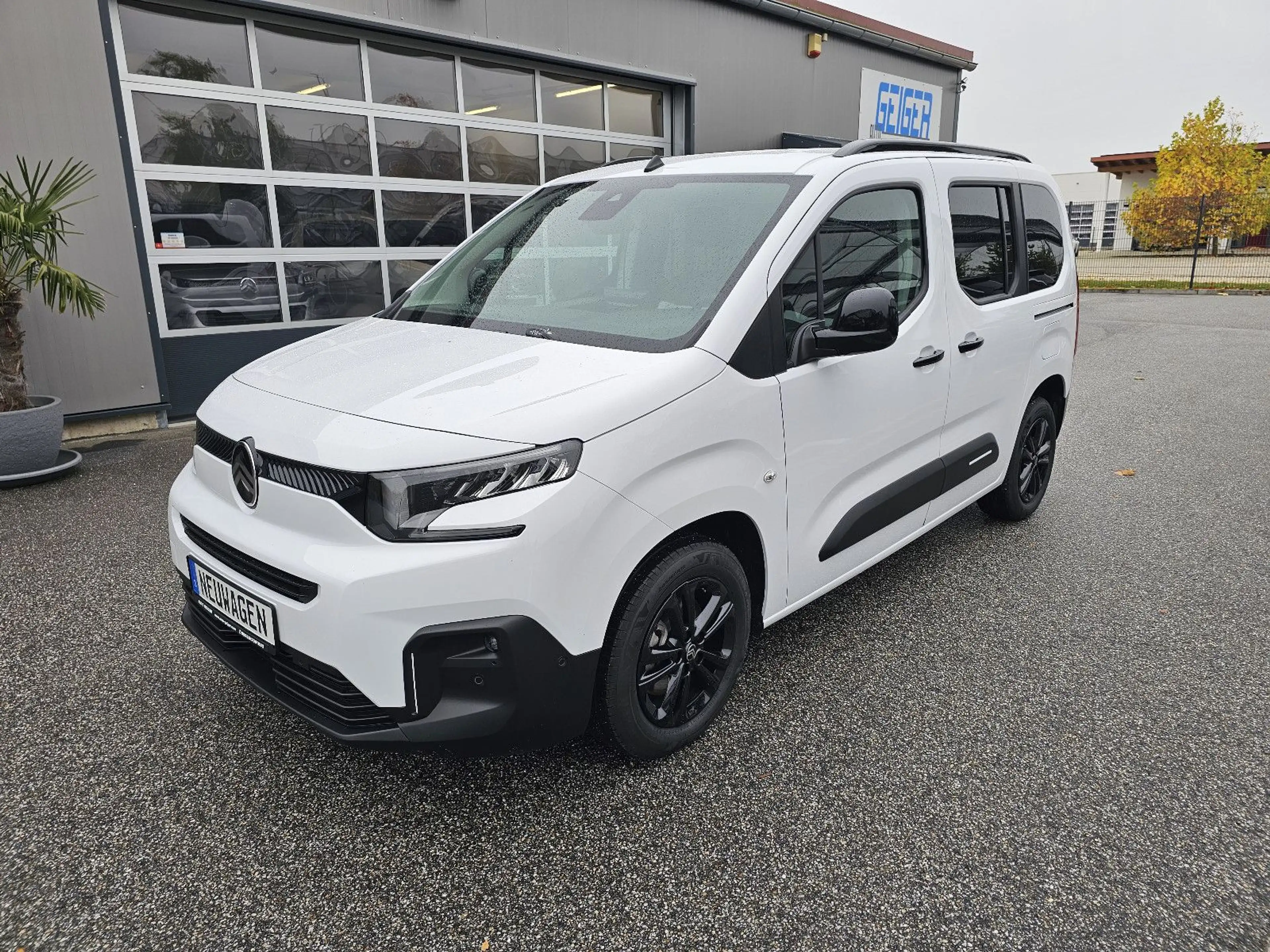 Citroen Berlingo PKW M Plus Automatik Style+Comfort*AHK*