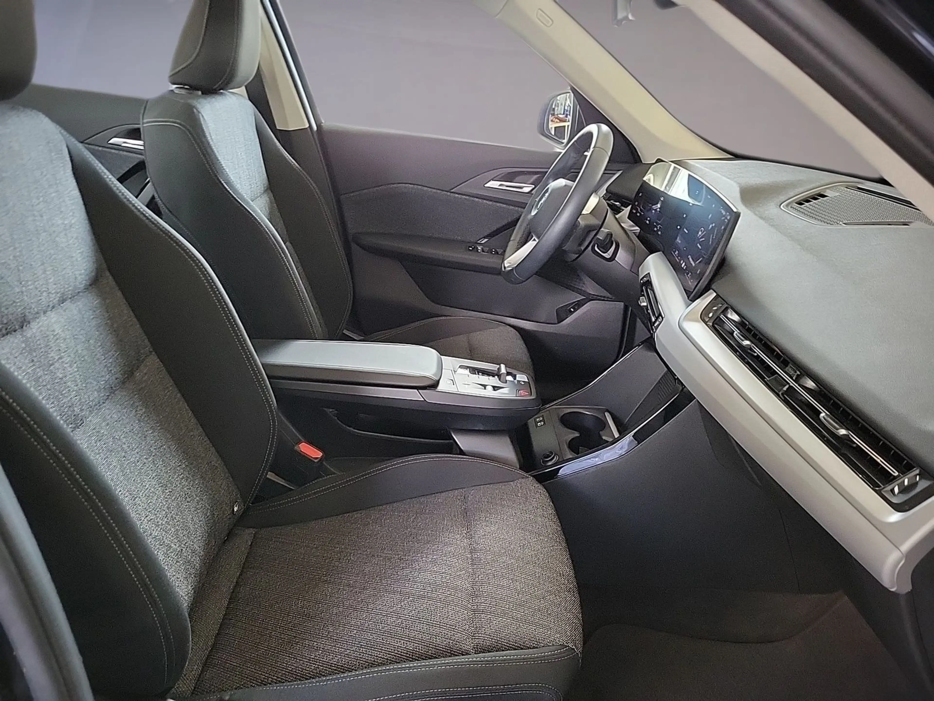BMW iX1 eDrive20 150kW*Kamera*SHZ*Android — photo 14