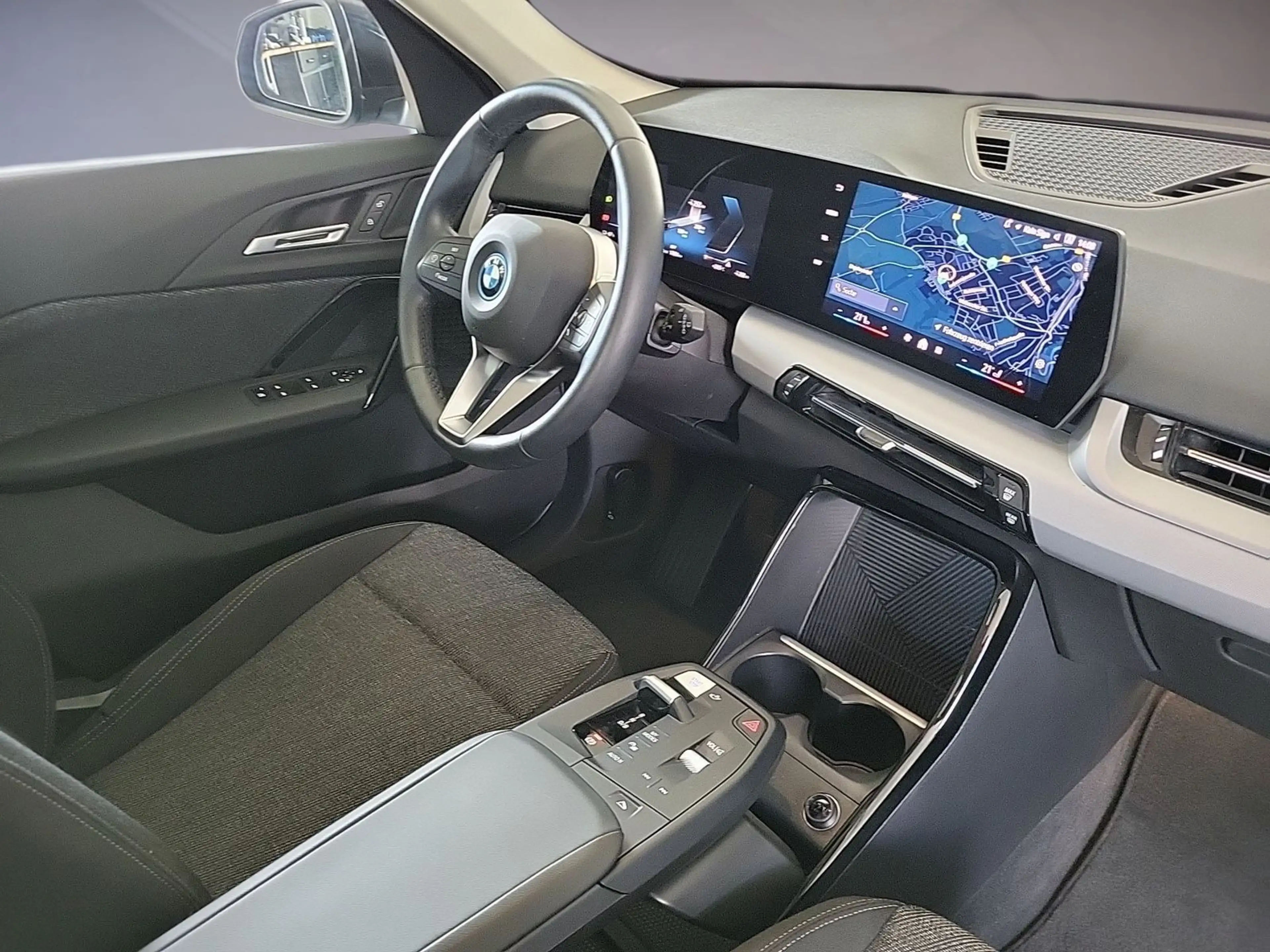 BMW iX1 eDrive20 150kW*Kamera*SHZ*Android — photo 3