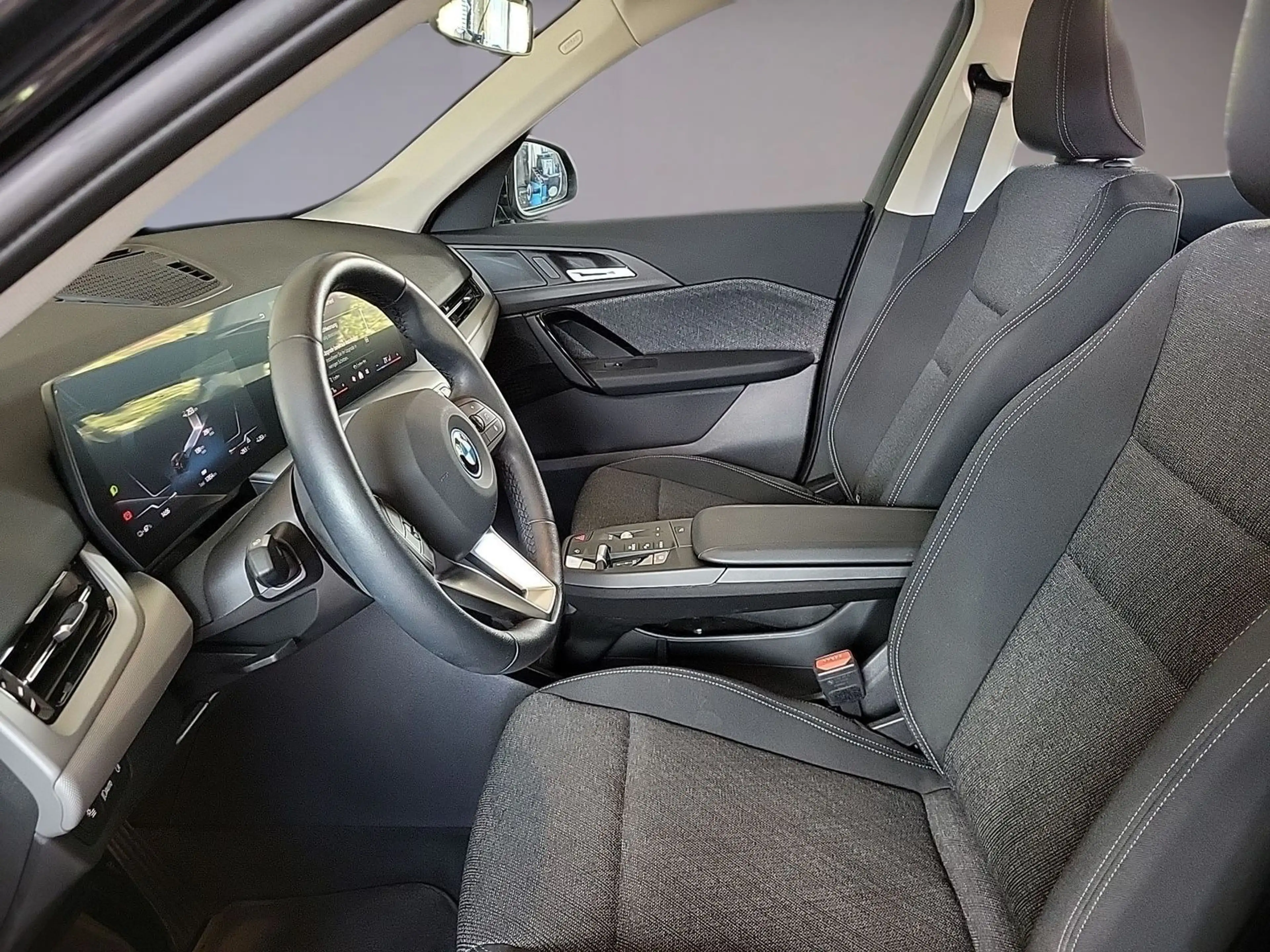 BMW iX1 eDrive20 150kW*Kamera*SHZ*Android — photo 12