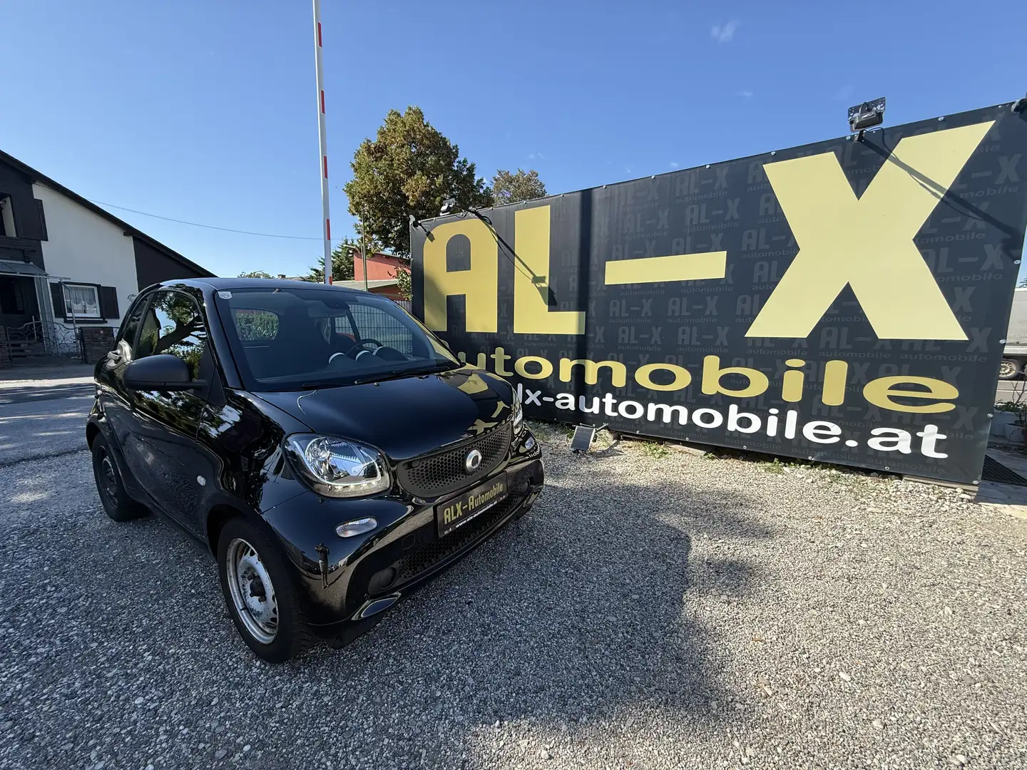 smart forTwo Basis Schwarz - 1