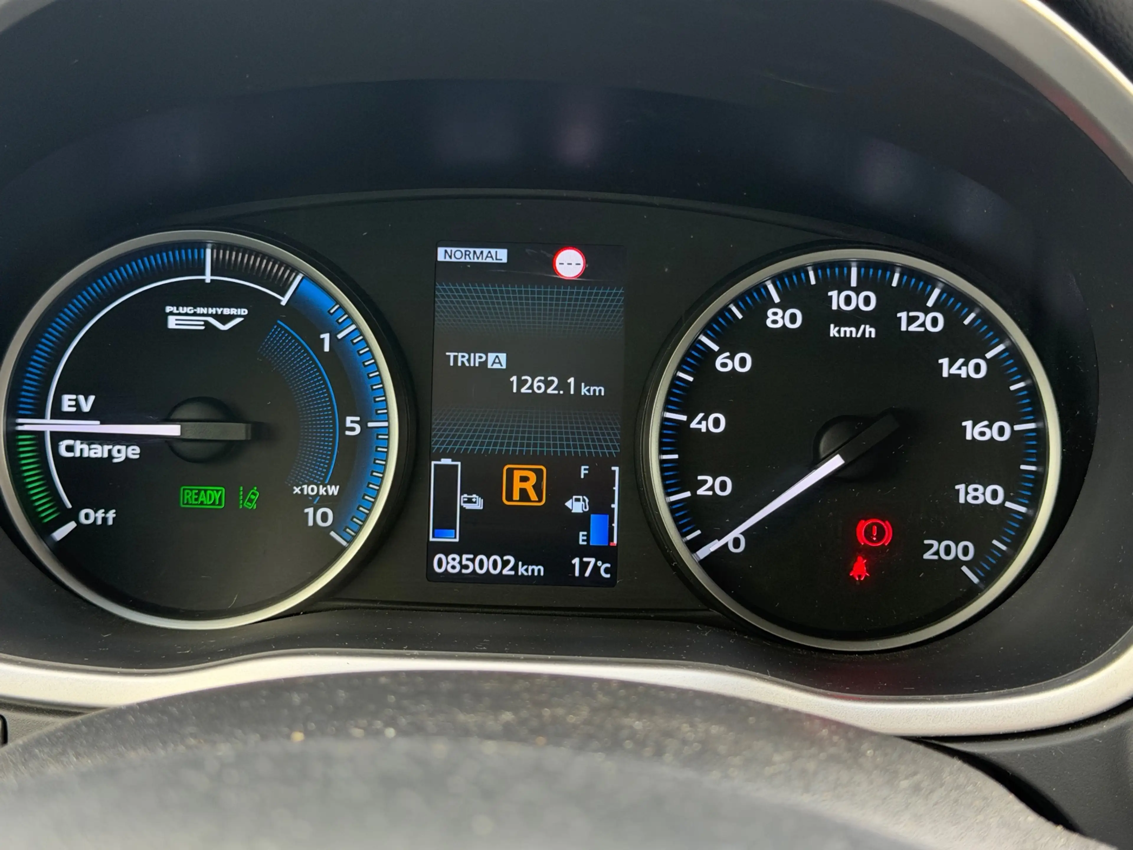 Mitsubishi Eclipse Cross 2.4 PHEV Intense+, trekhaak, stoelverwarming, acht — photo 19