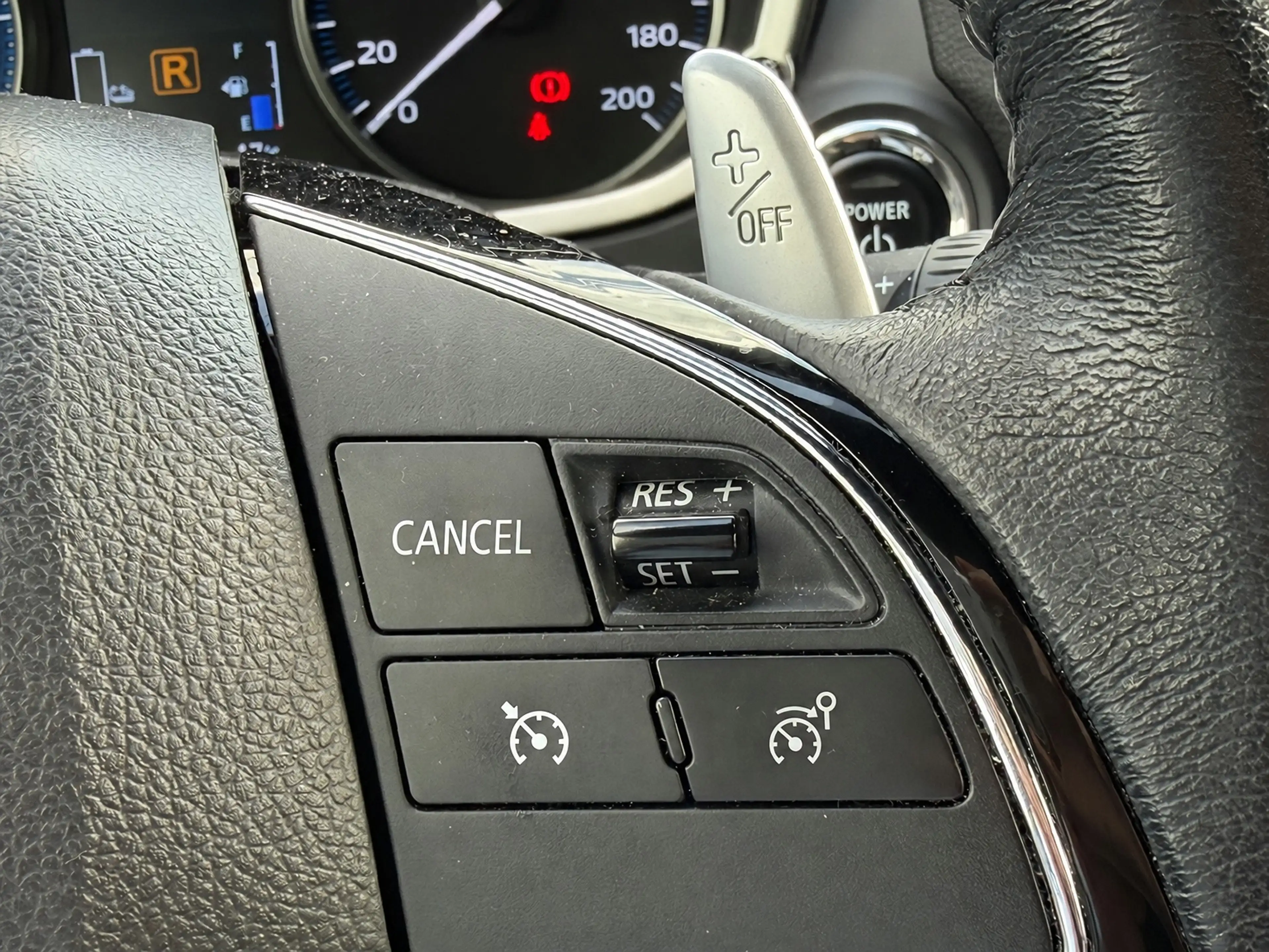 Mitsubishi Eclipse Cross 2.4 PHEV Intense+, trekhaak, stoelverwarming, acht — photo 38