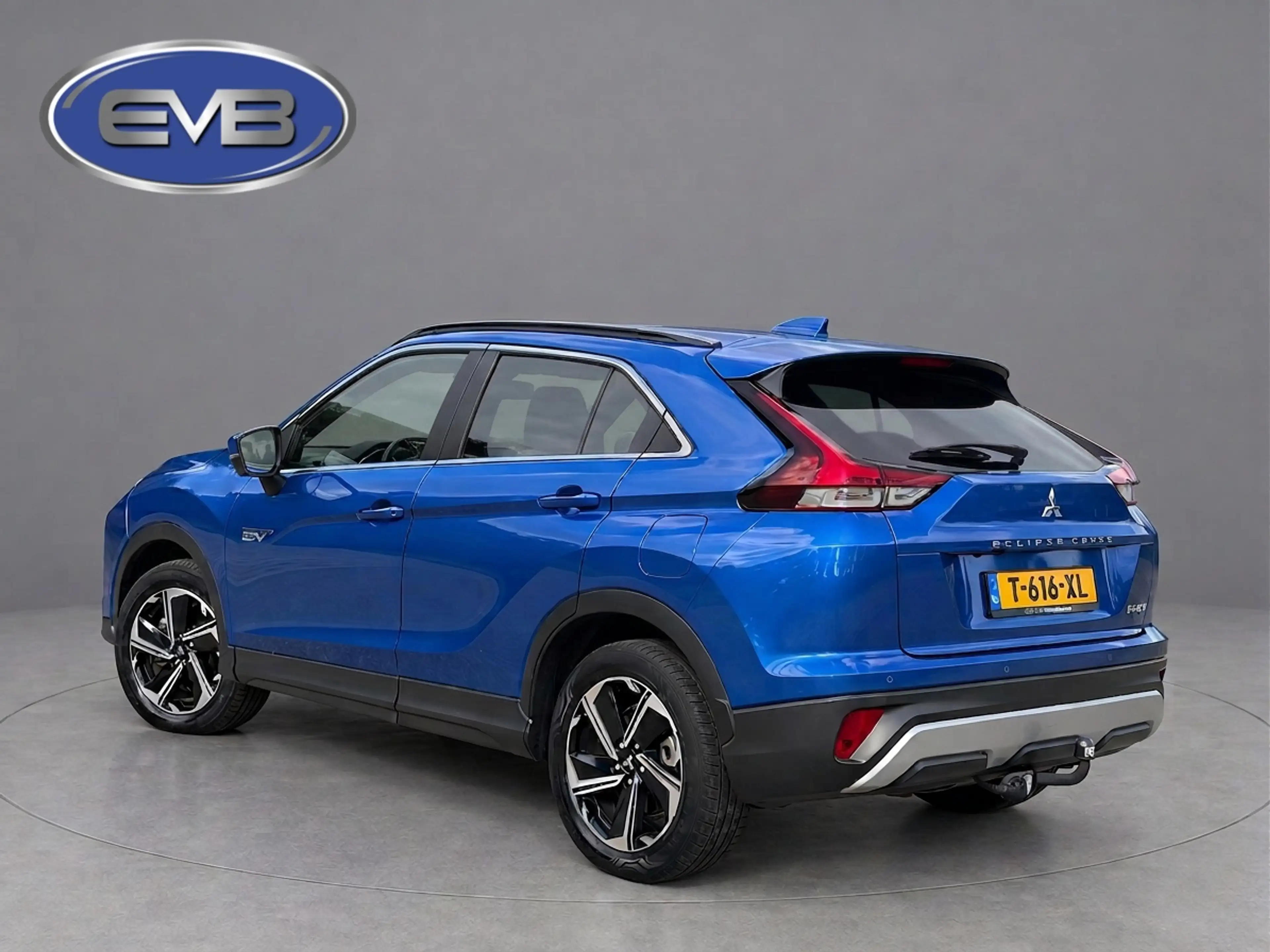 Mitsubishi Eclipse Cross 2.4 PHEV Intense+, trekhaak, stoelverwarming, acht — photo 24