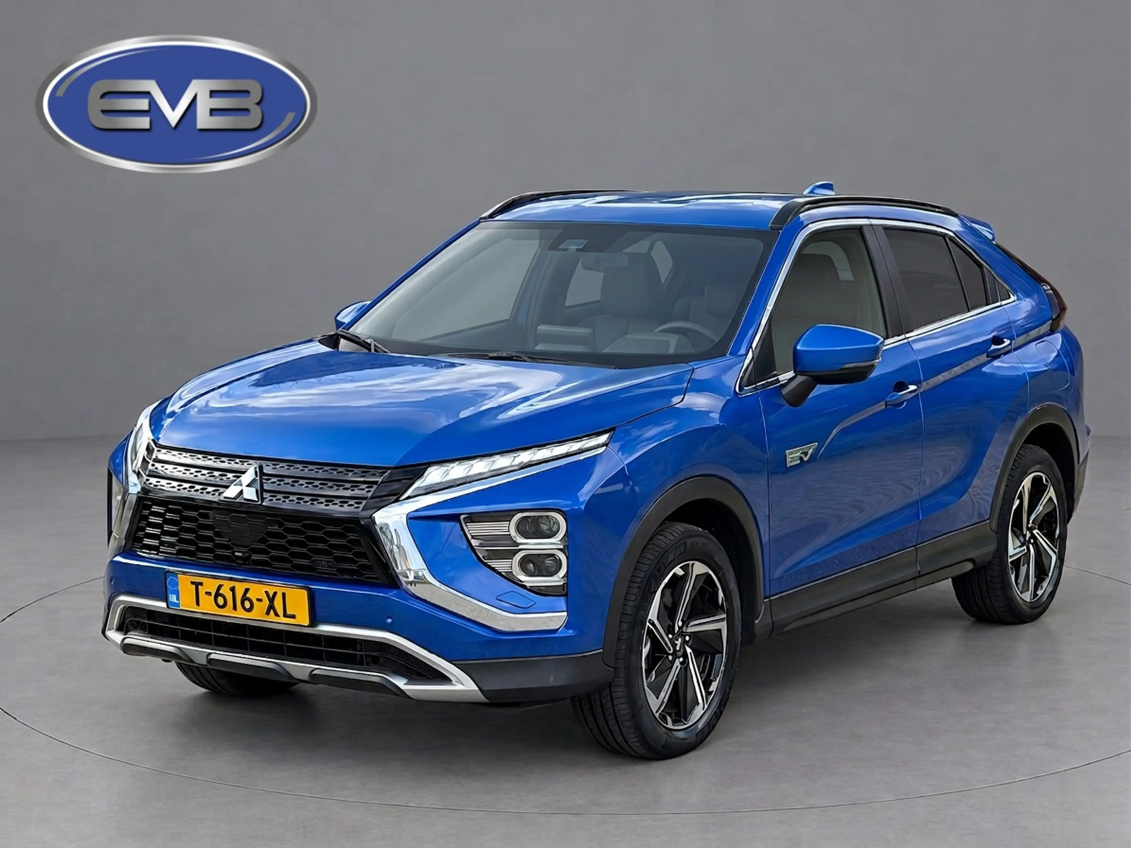 Mitsubishi Eclipse Cross 2.4 PHEV Intense+, trekhaak, stoelverwarming, acht — photo 37