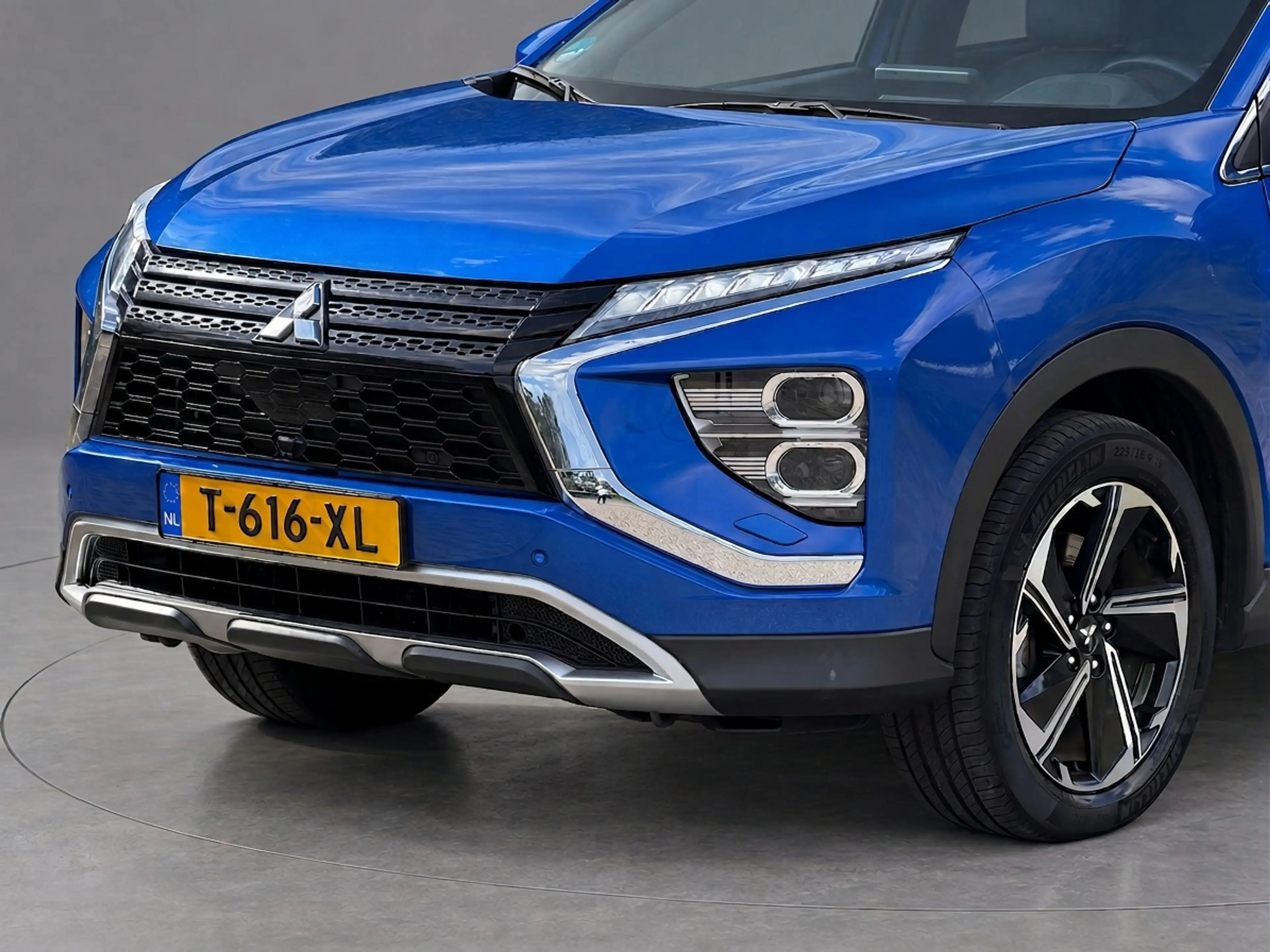 Mitsubishi Eclipse Cross 2.4 PHEV Intense+, trekhaak, stoelverwarming, acht — photo 14