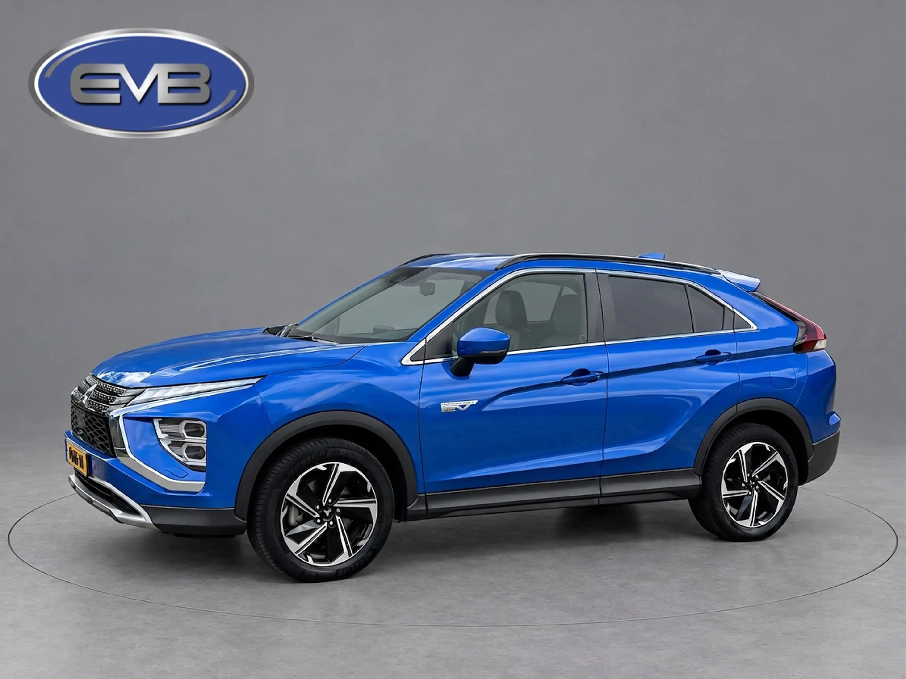 Mitsubishi Eclipse Cross 2.4 PHEV Intense+, trekhaak, stoelverwarming, acht — photo 28