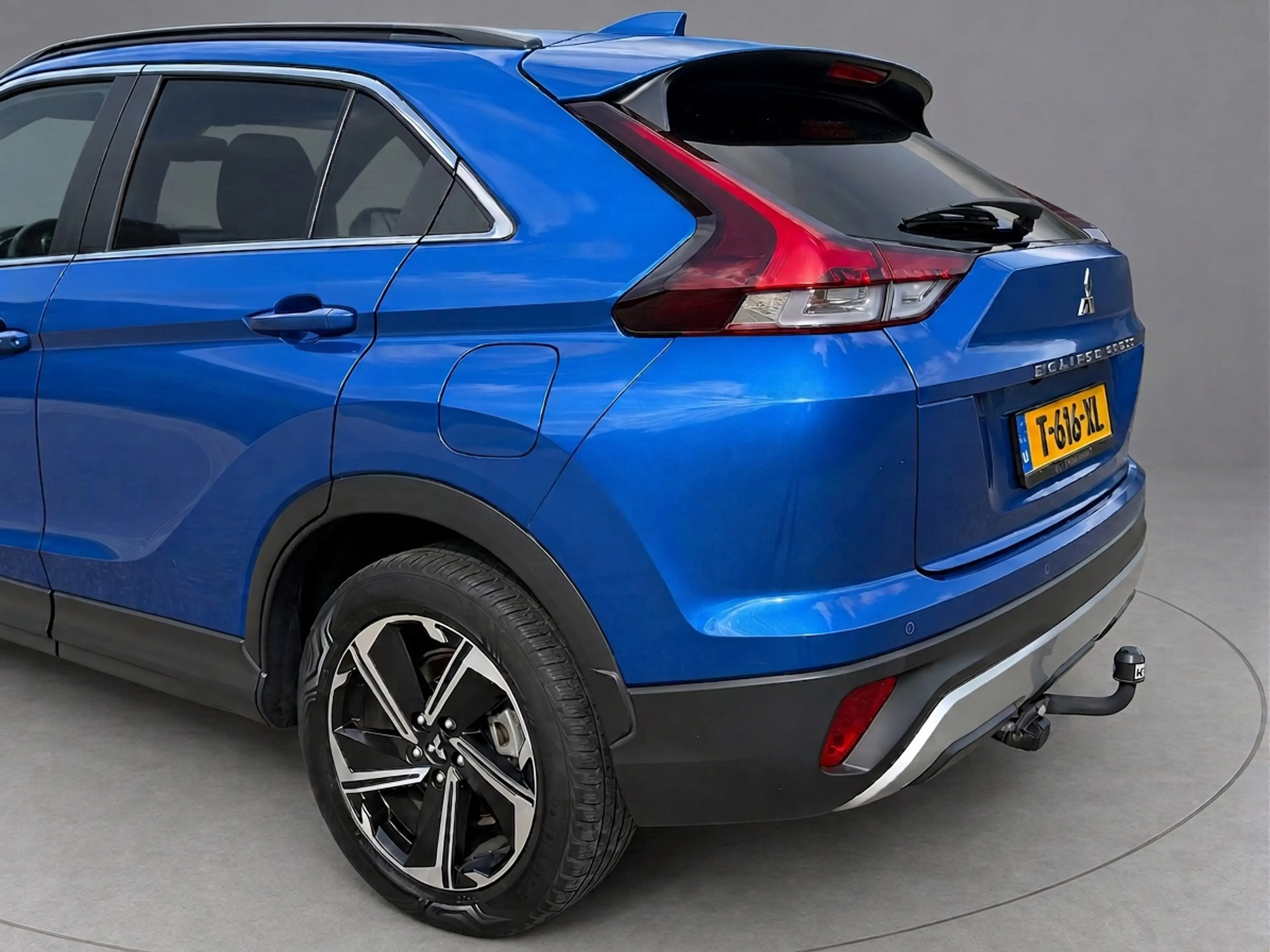 Mitsubishi Eclipse Cross 2.4 PHEV Intense+, trekhaak, stoelverwarming, acht — photo 20