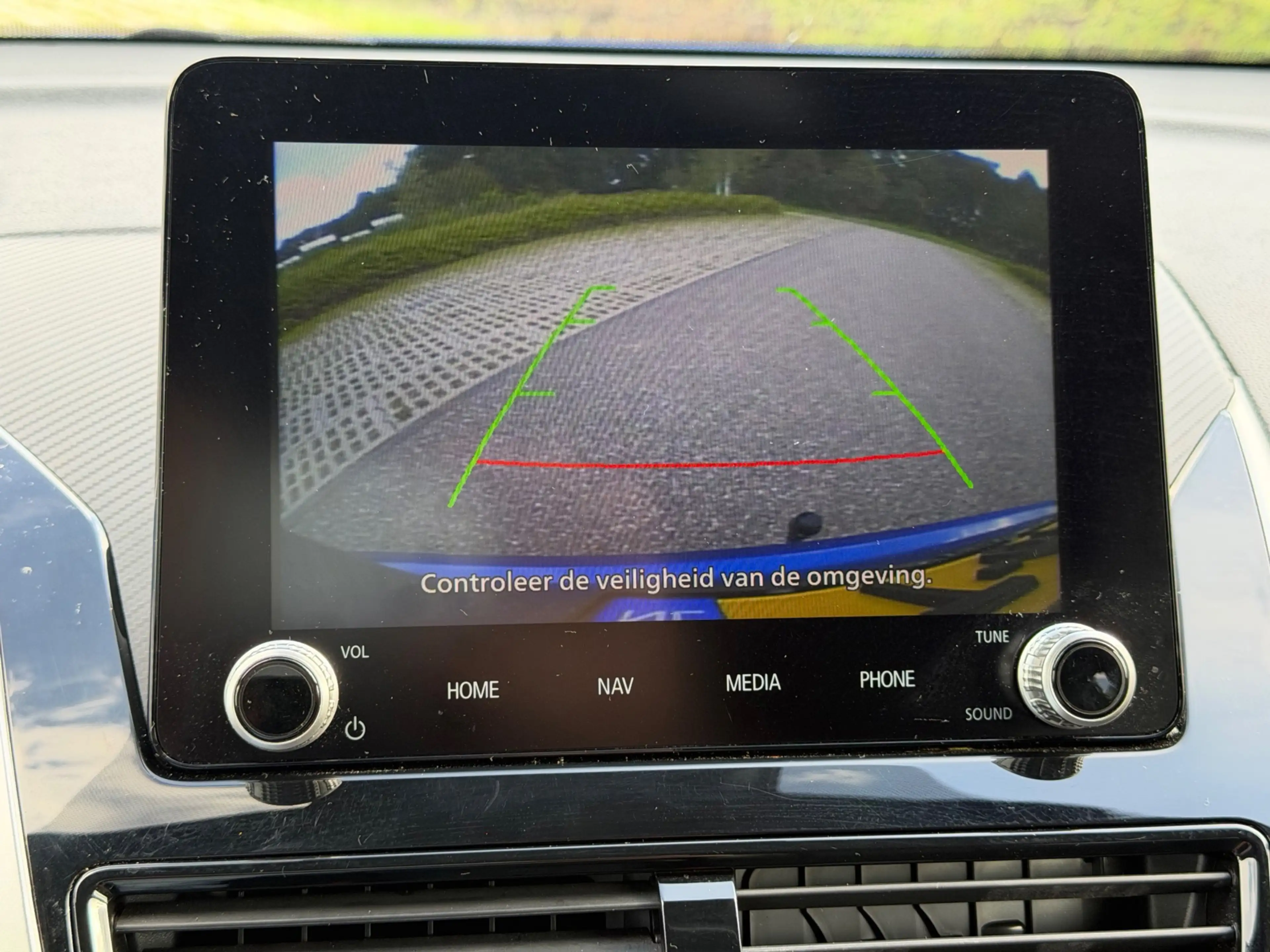 Mitsubishi Eclipse Cross 2.4 PHEV Intense+, trekhaak, stoelverwarming, acht — photo 34