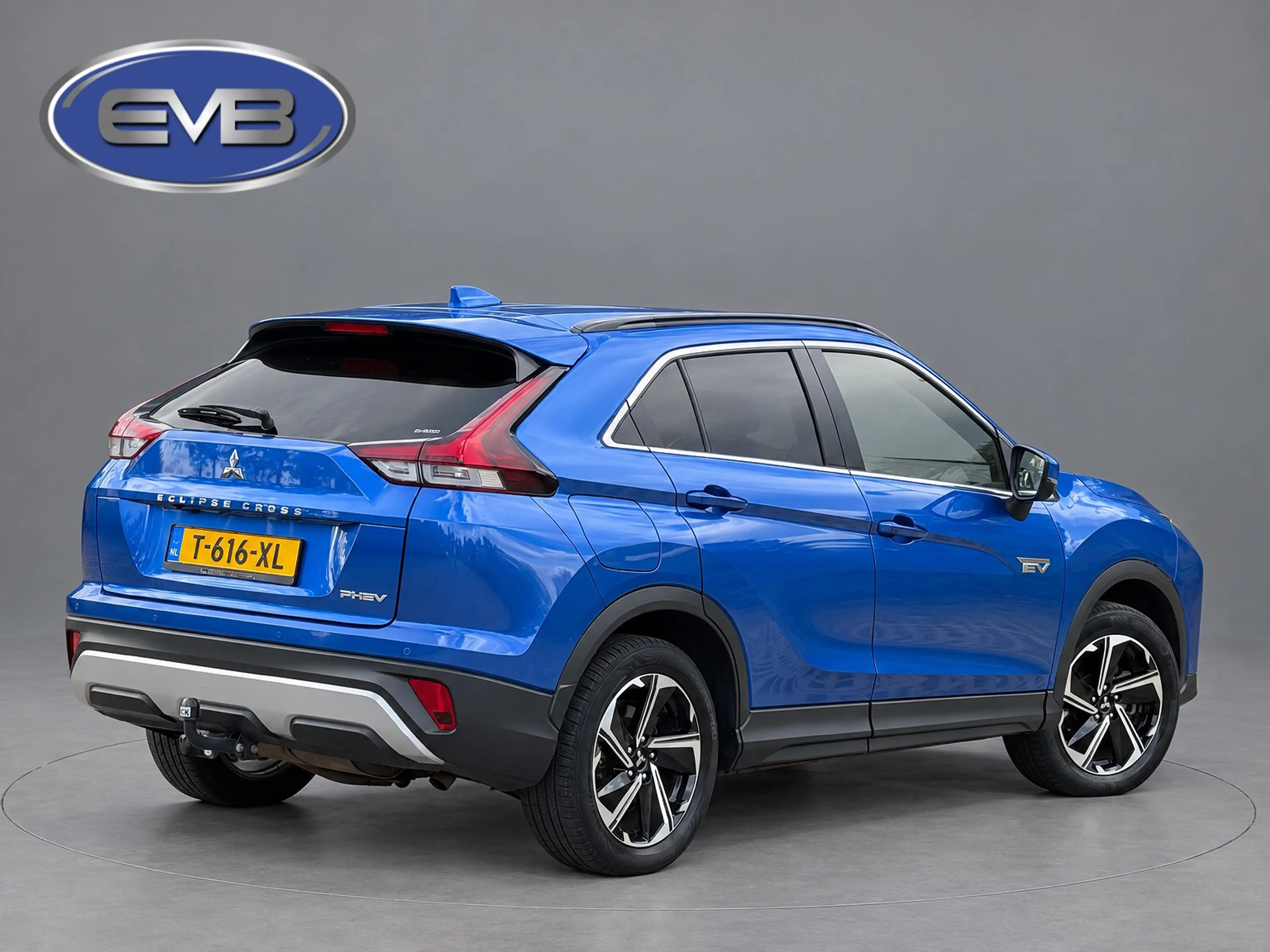 Mitsubishi Eclipse Cross 2.4 PHEV Intense+, trekhaak, stoelverwarming, acht — photo 3