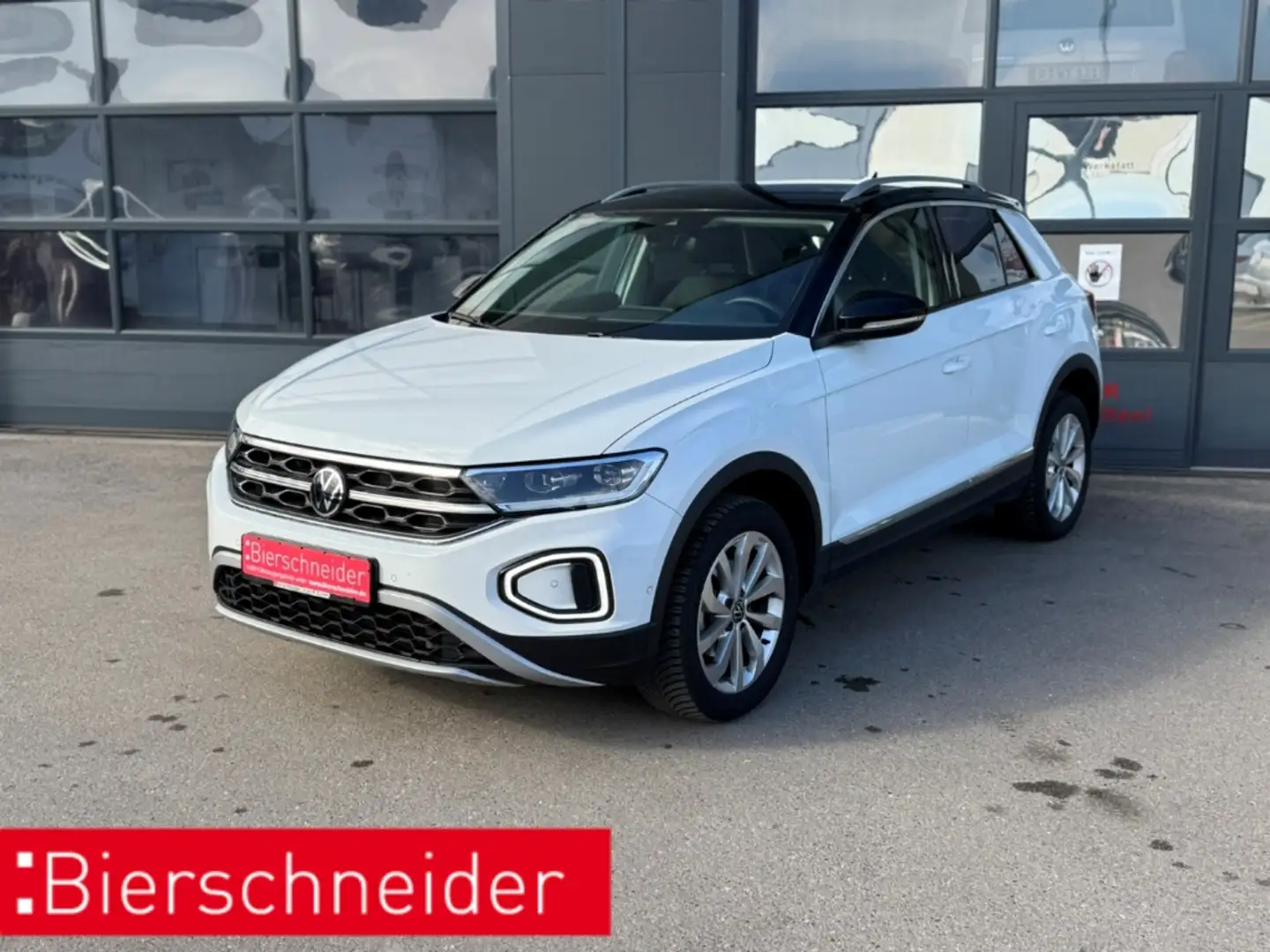 Volkswagen T-Roc 1.5 TSI DSG Style LED NAVI AHK ACC PDC SHZ Weiß - 1