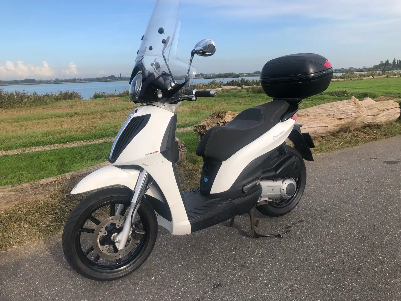 Piaggio Carnaby 300
