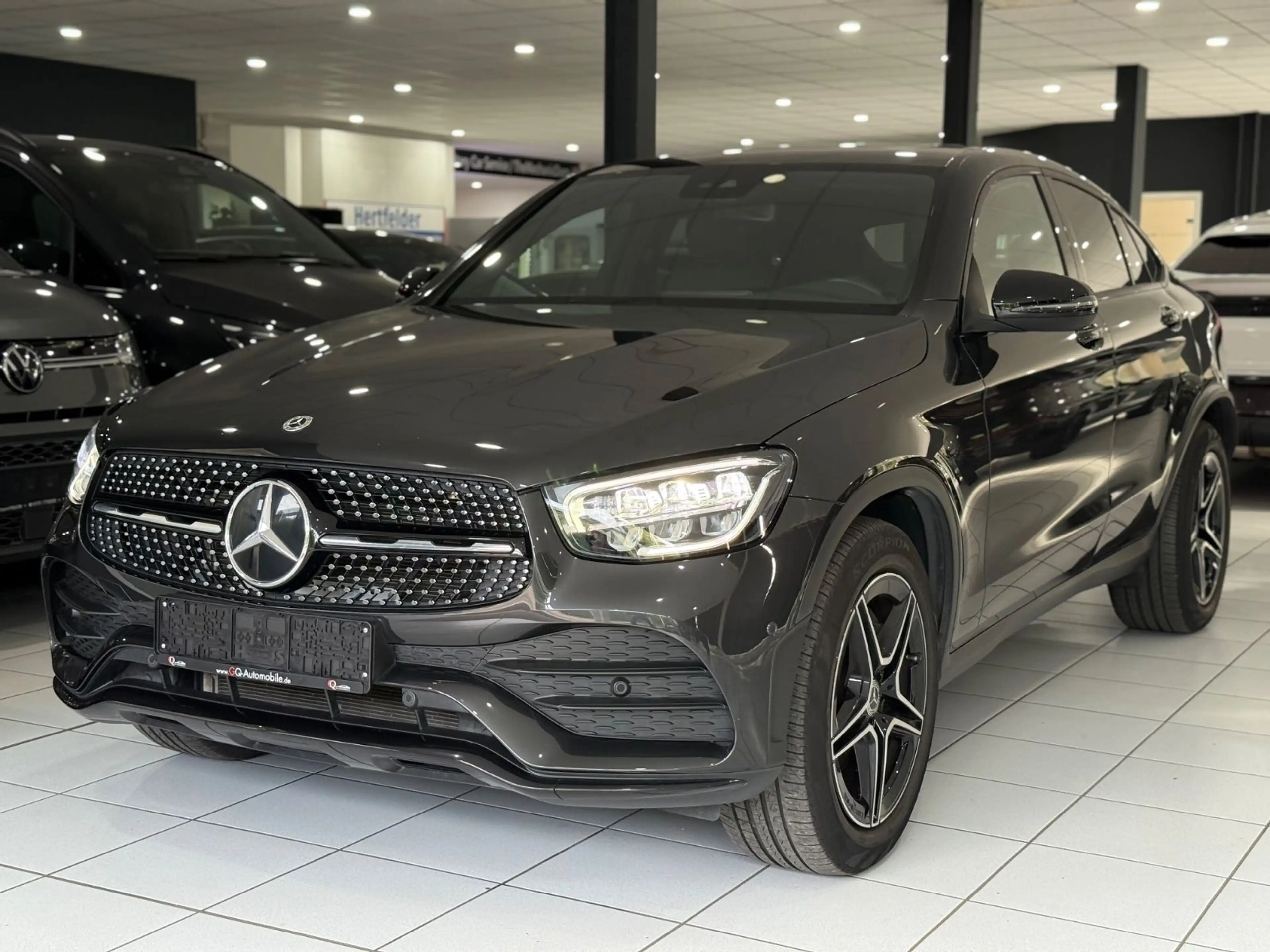 Mercedes-Benz GLC 300 d Coupe 4M*AMG*SCHIEBEDACH*CARPLAY*KAMERA