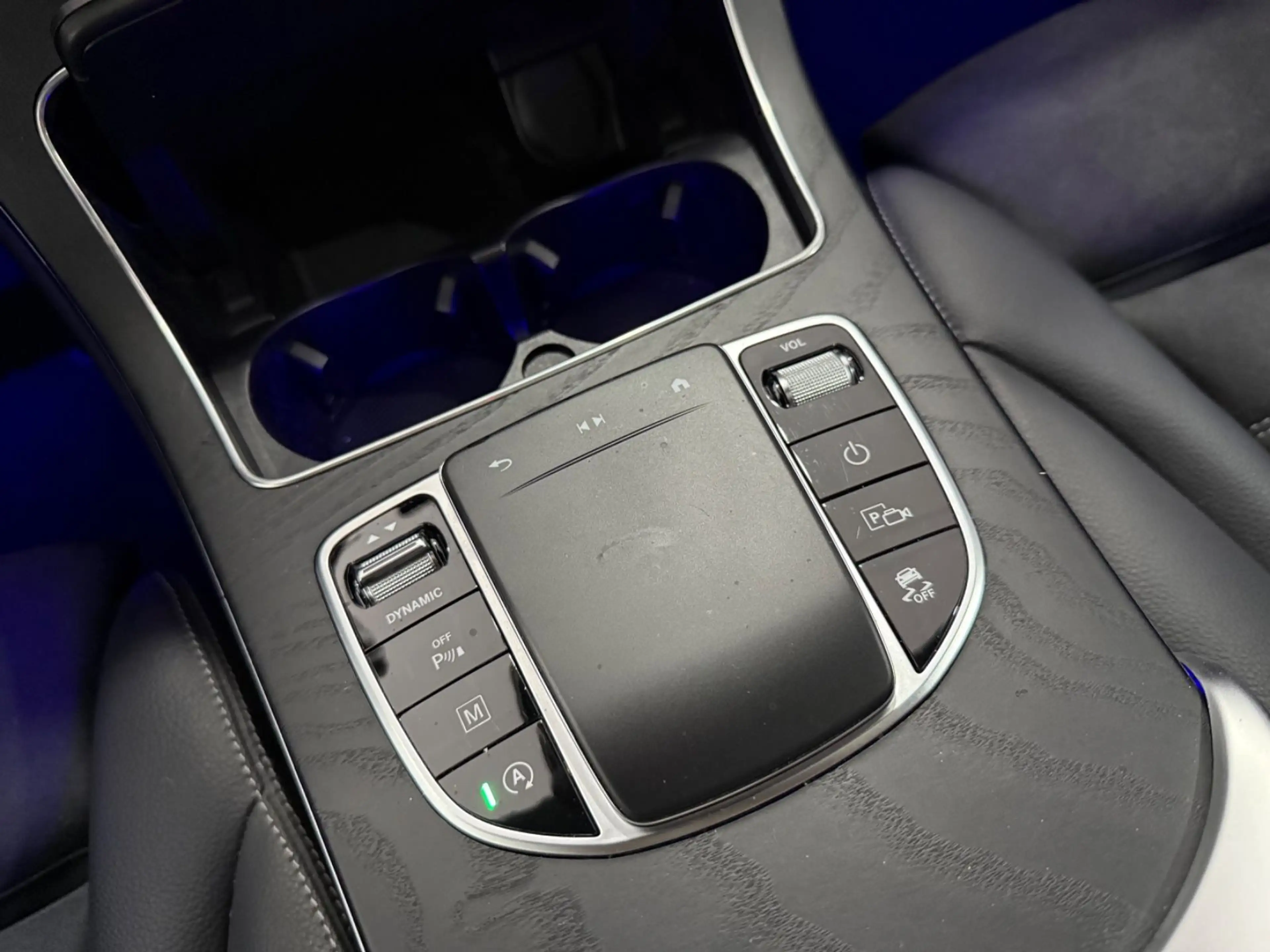 Mercedes-Benz GLC 300 d Coupe 4M*AMG*SCHIEBEDACH*CARPLAY*KAMERA — photo 12
