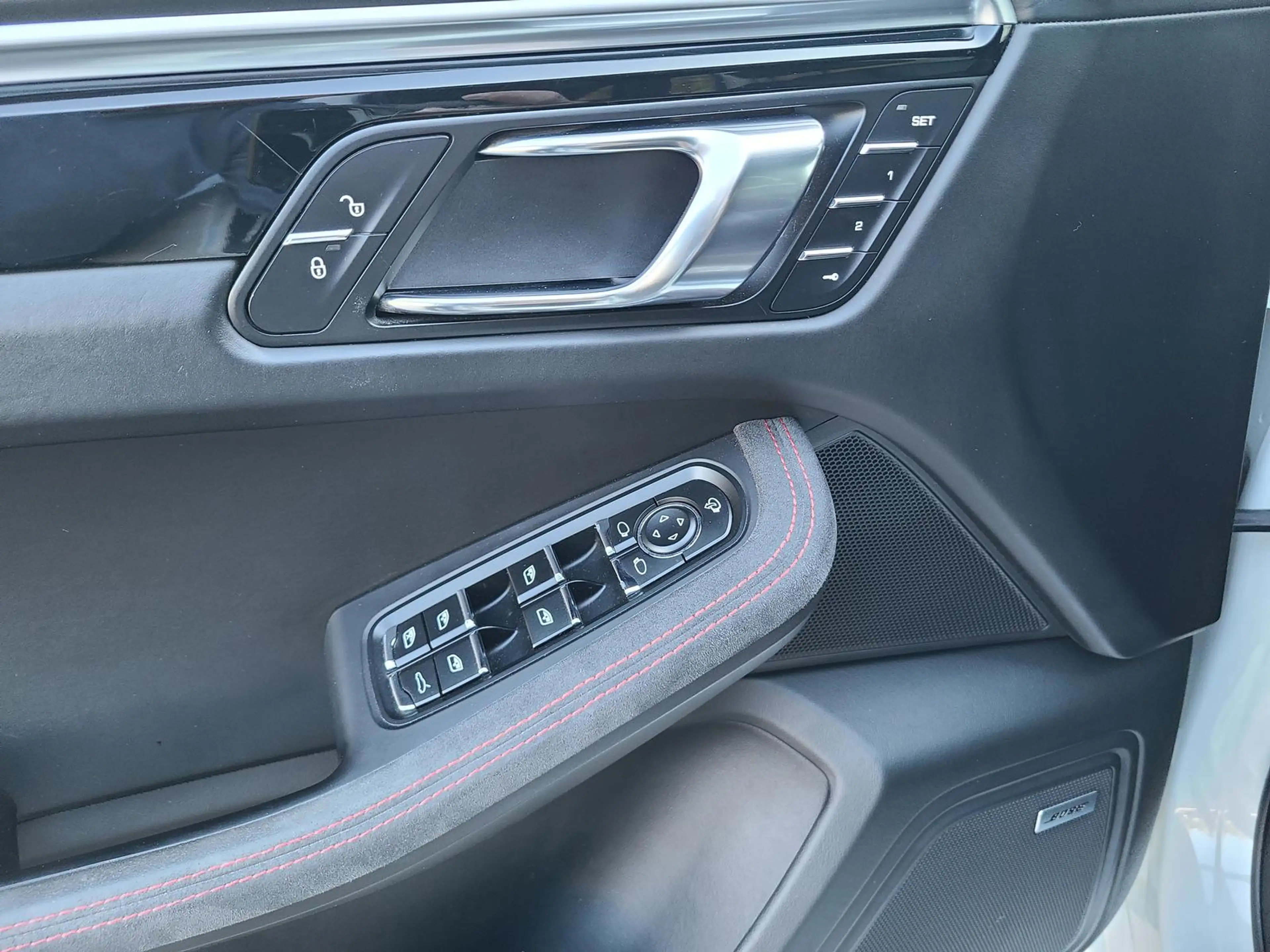 Porsche Macan GTS PDLS+ BOSE Pano PASM Navi Chrono — photo 12