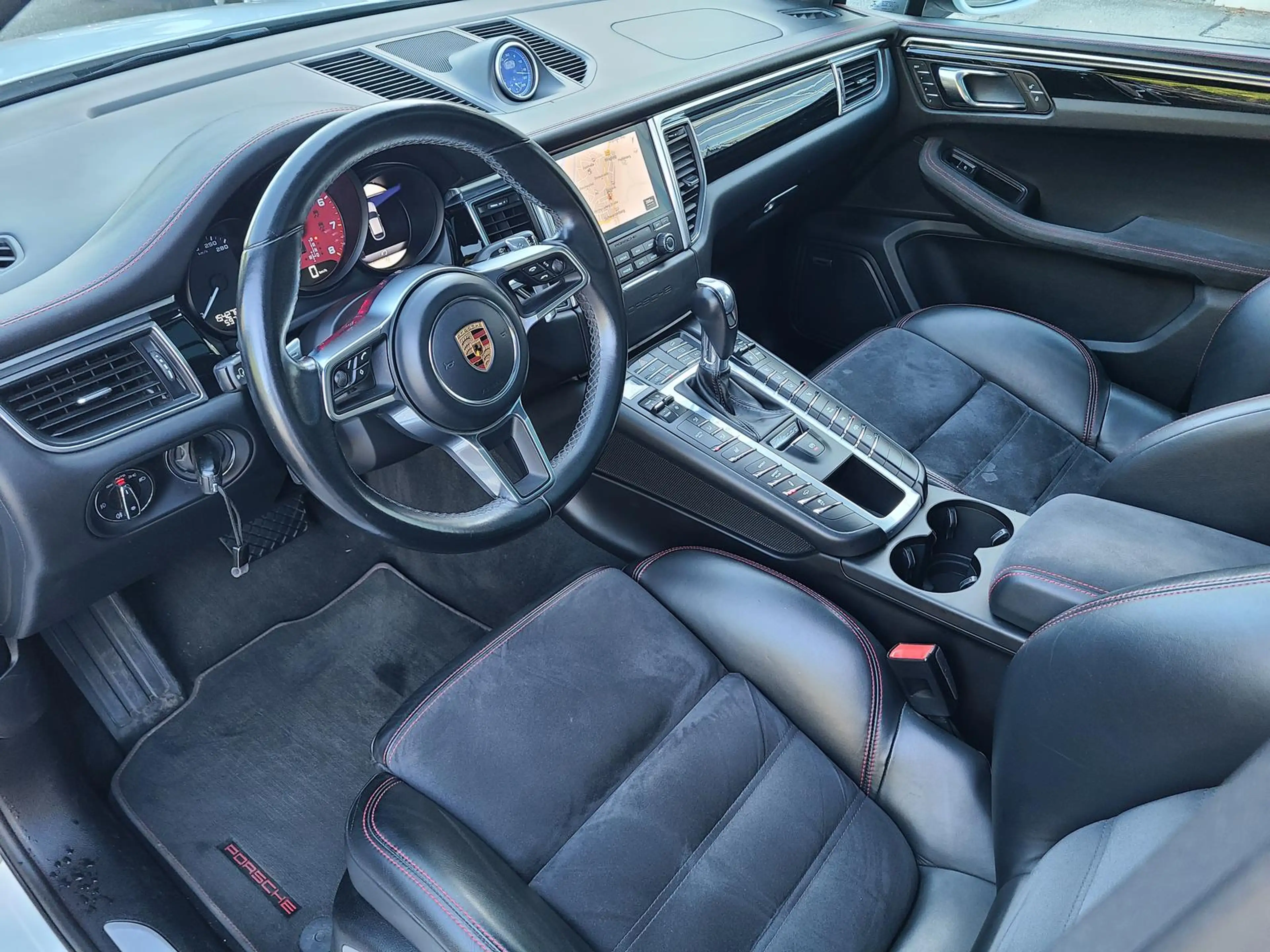 Porsche Macan GTS PDLS+ BOSE Pano PASM Navi Chrono — photo 11