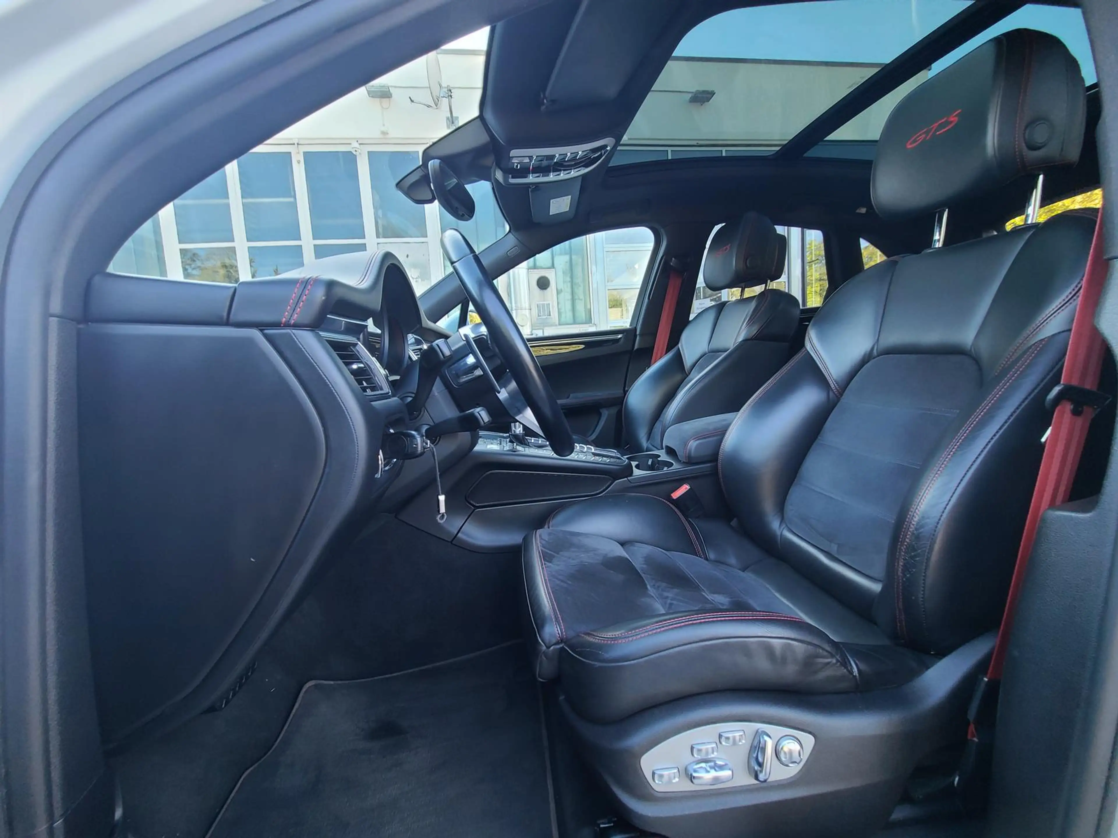 Porsche Macan GTS PDLS+ BOSE Pano PASM Navi Chrono — photo 13
