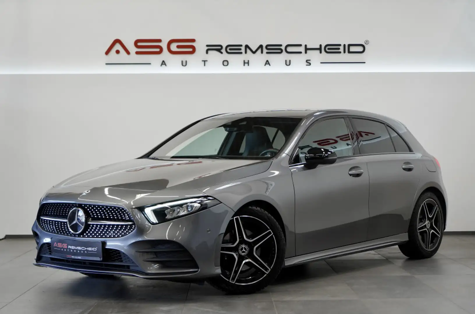 Mercedes-Benz A 200 AMG Line *2.H *Distr.*360°*Digital*Memory Gris - 1