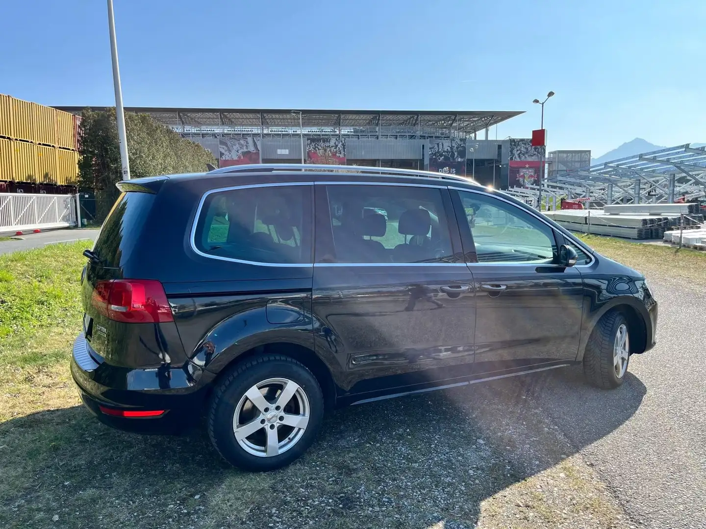 Volkswagen Sharan Sharan Karat BMT 2,0 TDI DPF 4Motion Karat Schwarz - 2