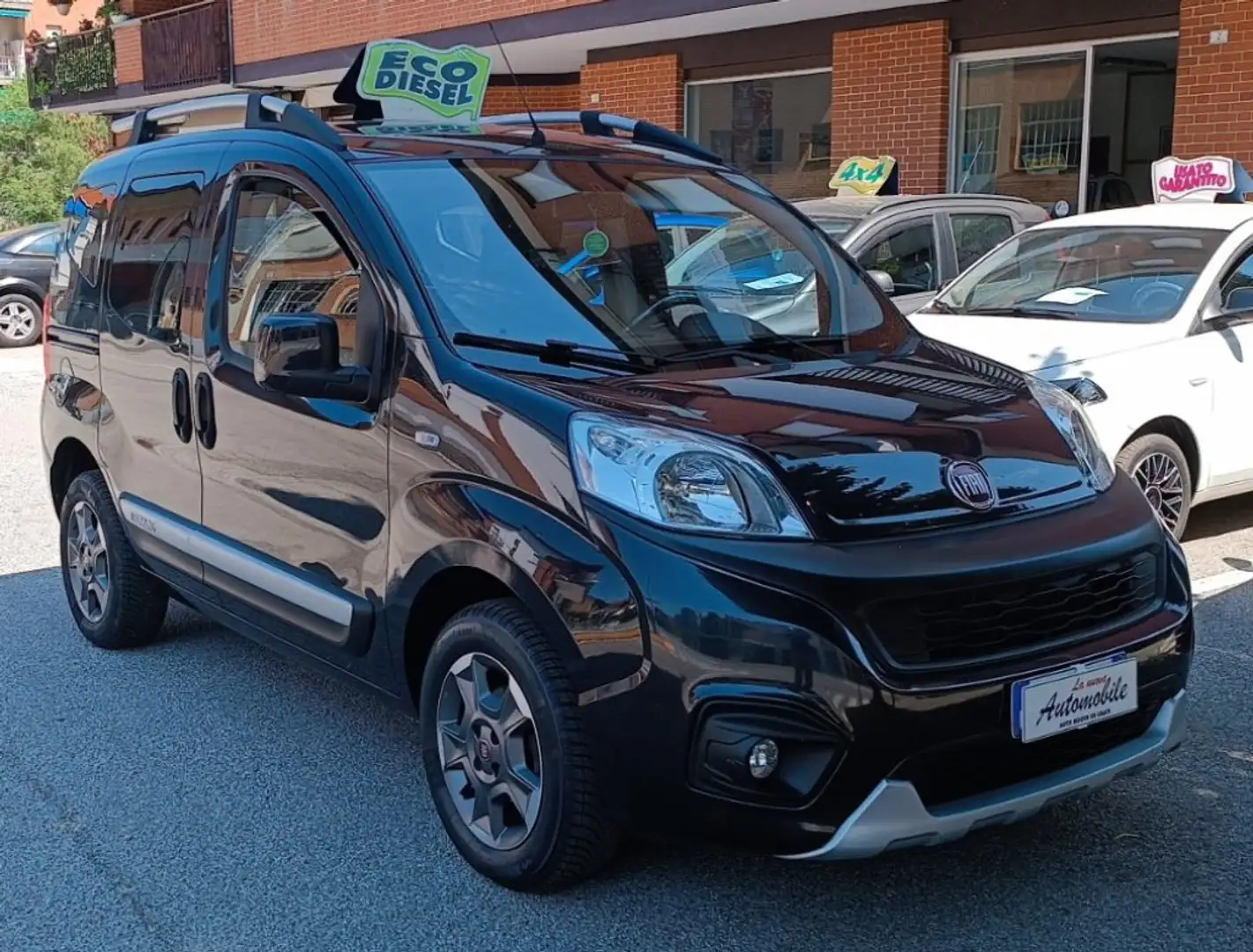 Fiat Qubo 1.3 MJT 80 CV Trekking EURO 6D 83.000 KM Czarny - 1