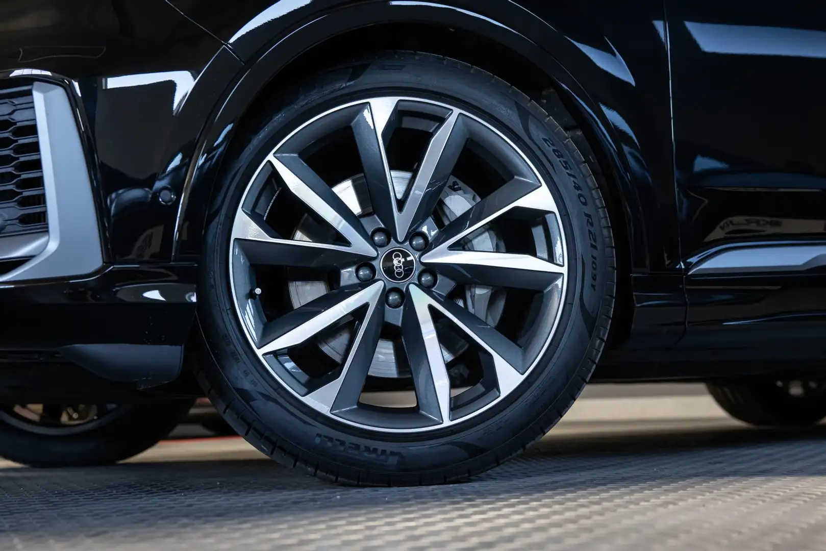 Audi Q7 55 TFSI quattro S-line AHK B&O STHZ 7-SITZER Schwarz - 2