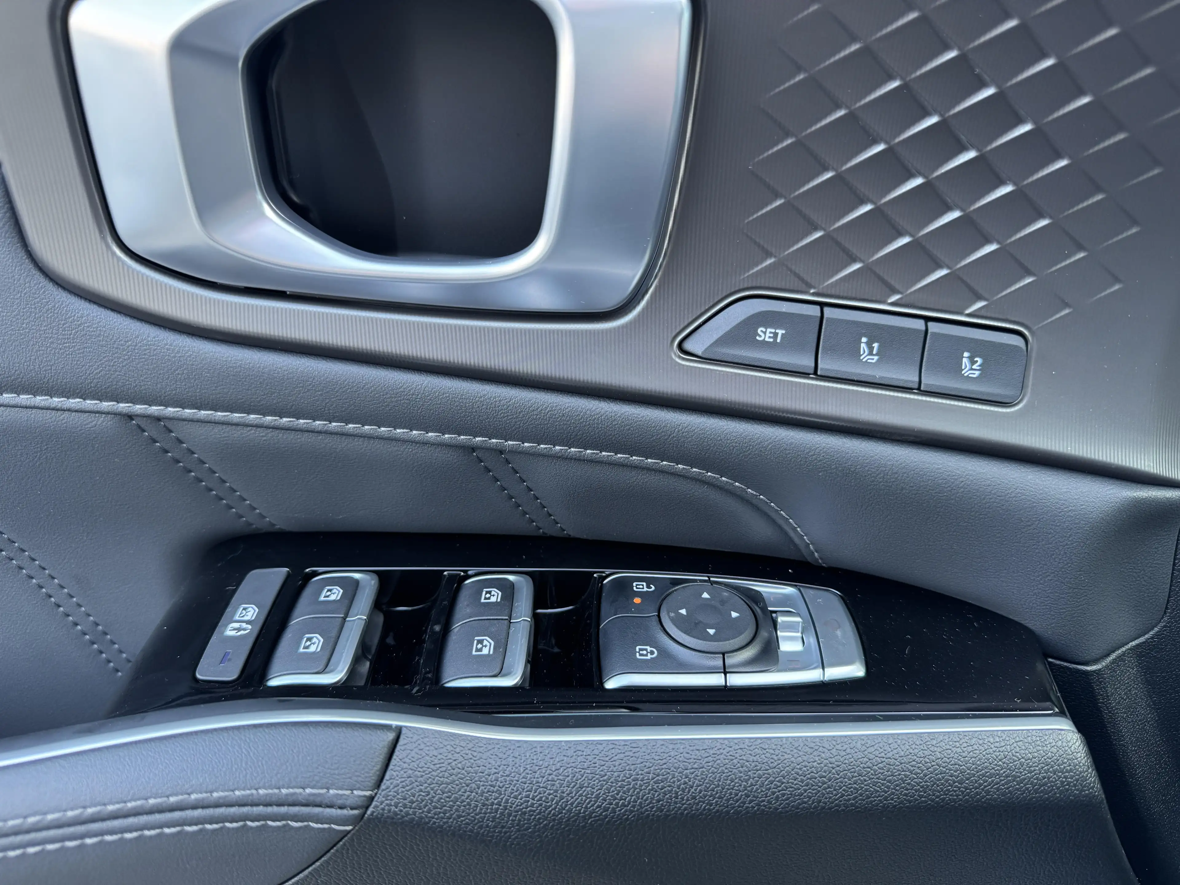 Kia Sorento 1.6 T-GDi 215 HEV AT6 AWD Evolution 7Pl — photo 22