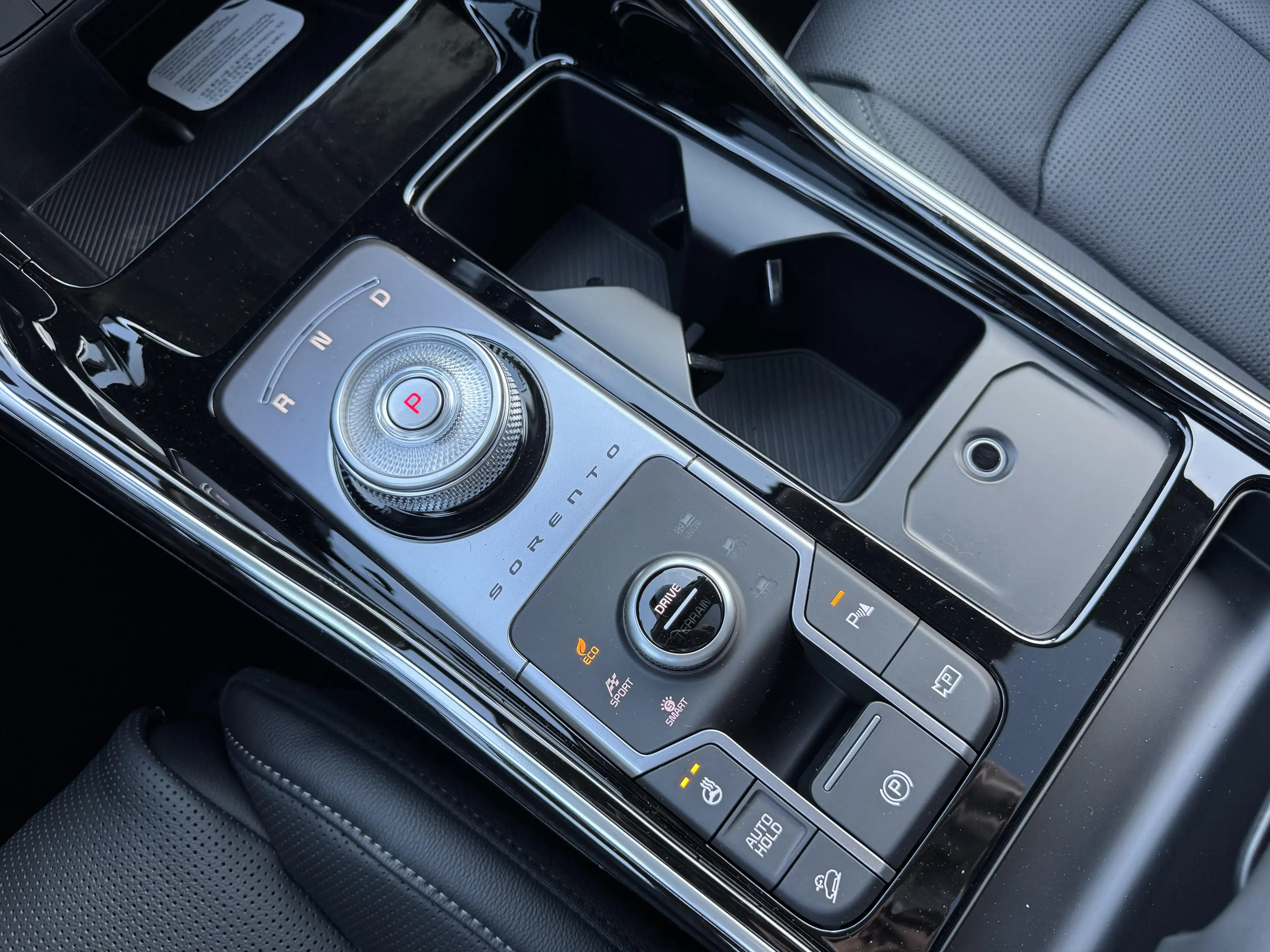Kia Sorento 1.6 T-GDi 215 HEV AT6 AWD Evolution 7Pl — photo 19