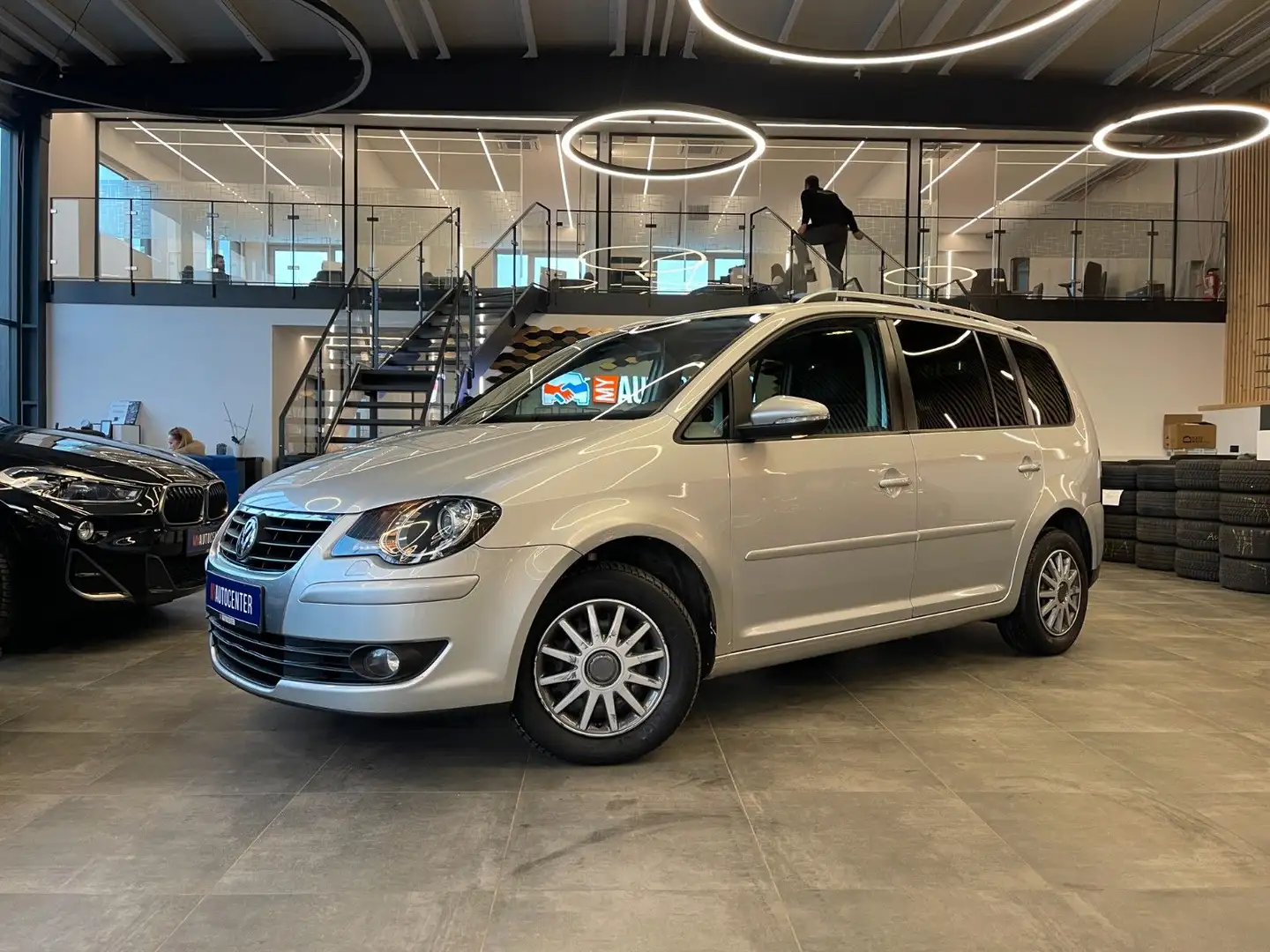 Volkswagen Touran Freestyle *7SITZER*SHZ*TEMPOMAT*NAVI*PDC* Silver - 1