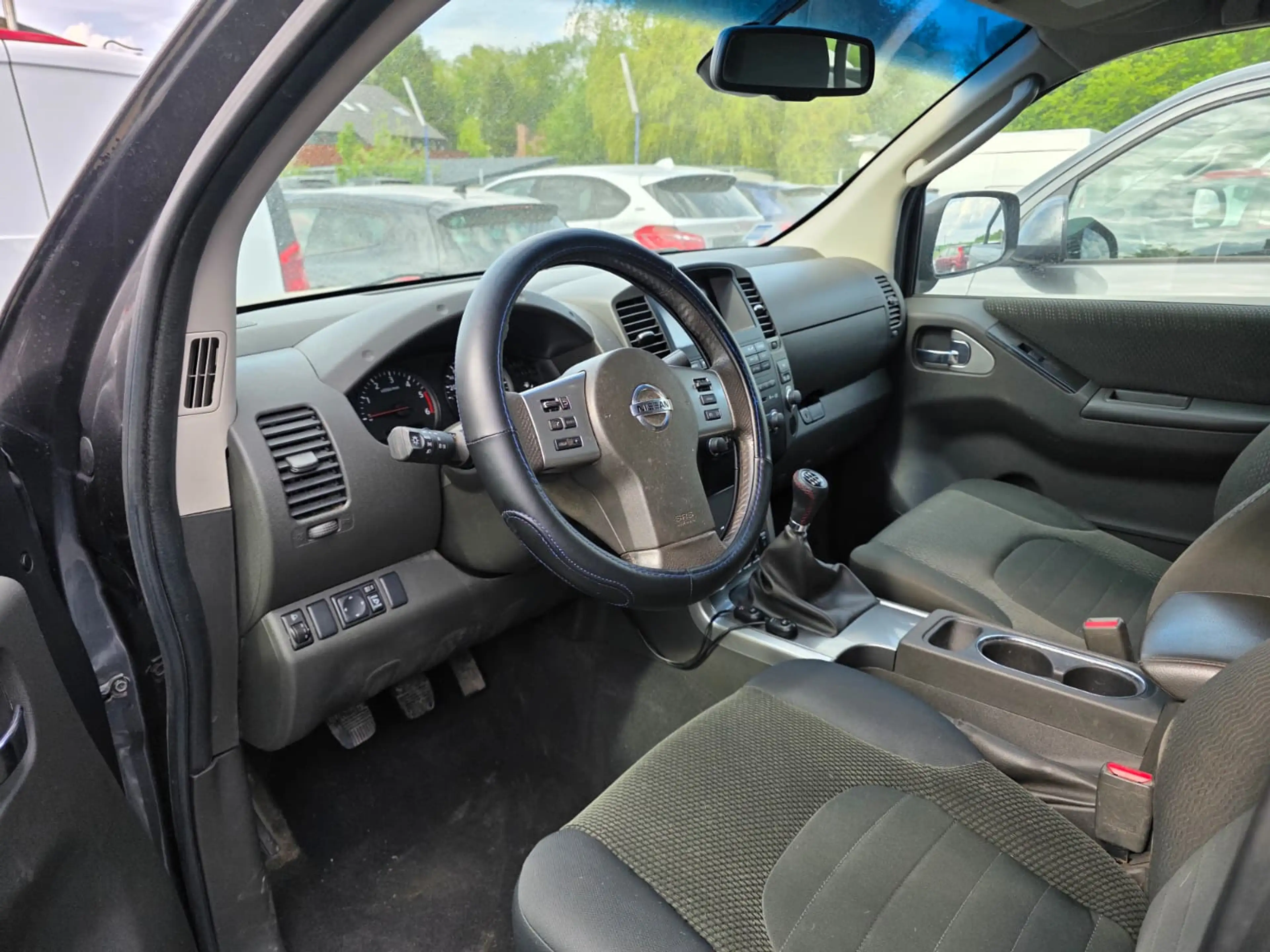 Nissan Navara 2.5 dCi 4x4 NAVI-CAMERA UTILITAIRE — photo 5