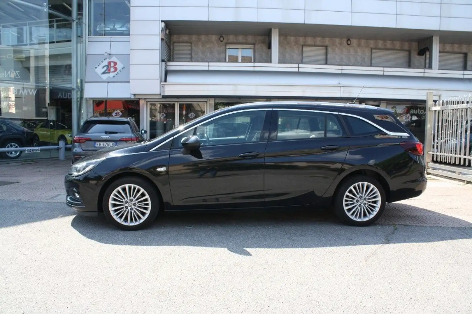Opel Astra 1.6 CDTi 136CV aut. Sports Tourer Innovation Noir - 2